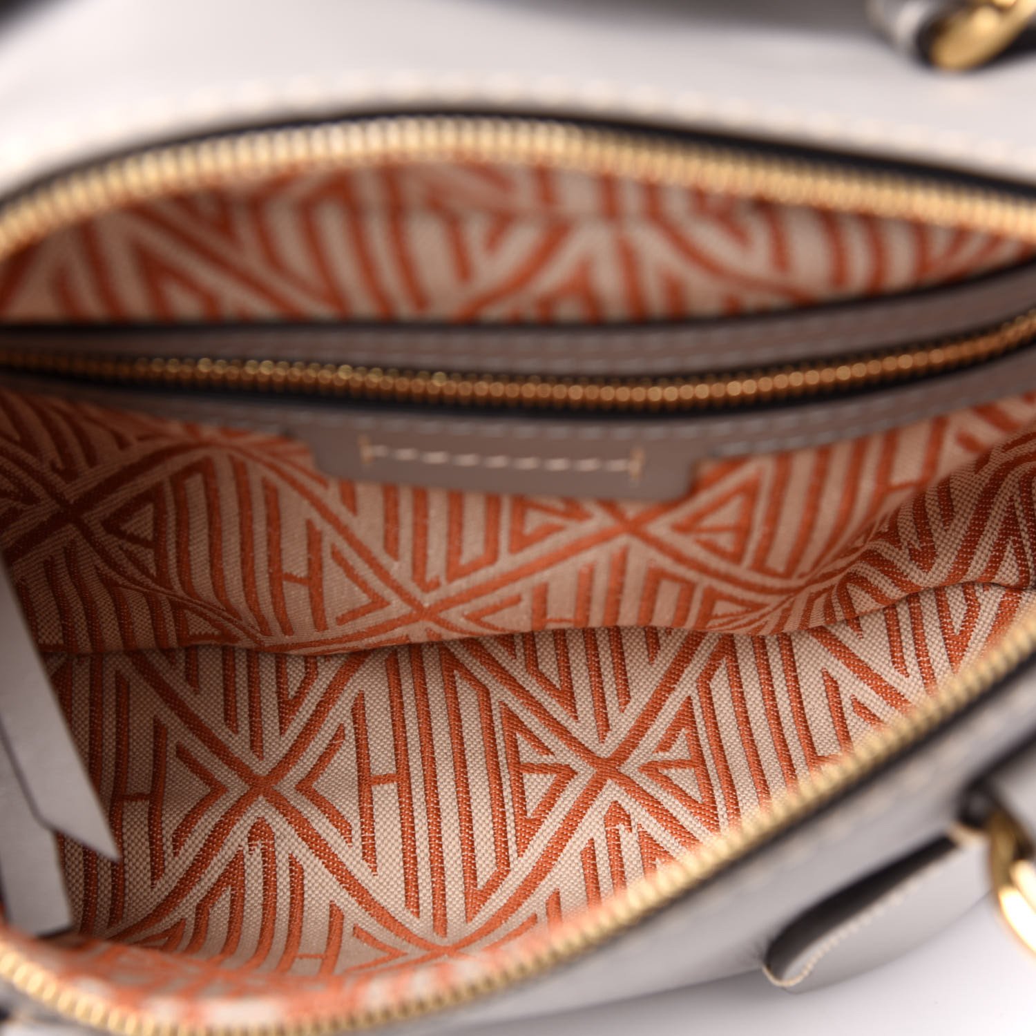Chloe Calfskin Small Daria Stormy Grey — view 4