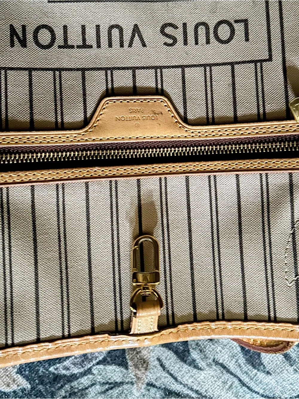 Louis Vuitton Neverfull MM Tote Bag Monogram Natural Cowhide Leather Trim — view 3