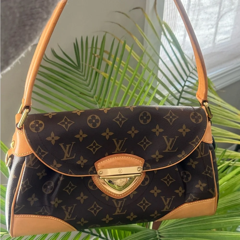 Louis Vuitton Beverly Monogram MM Shoulder Bag — view 2