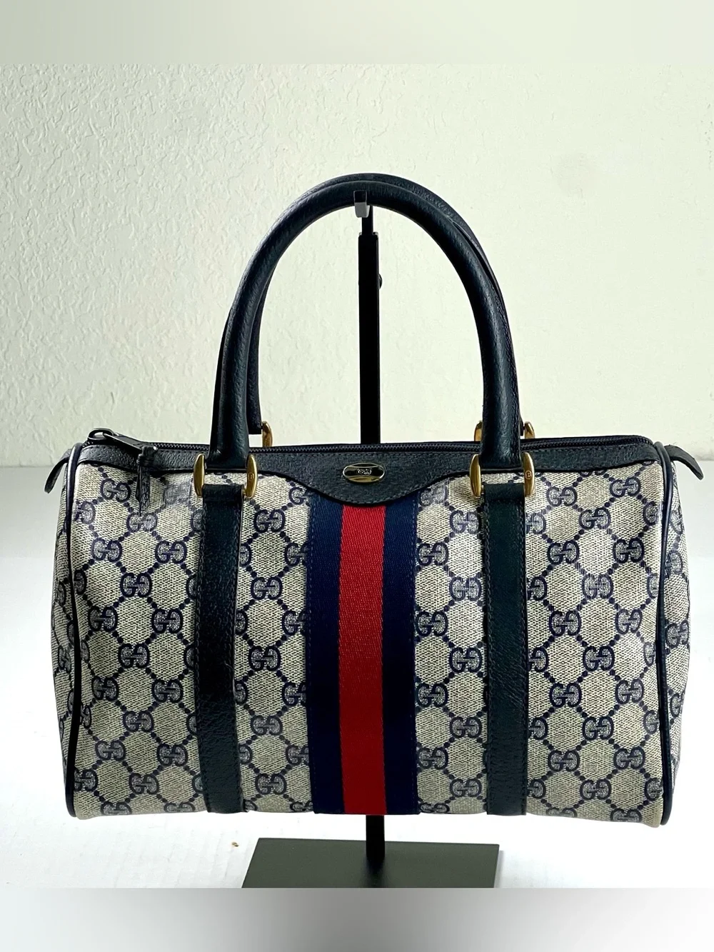 Authentic Vintage Gucci Accessory Collection GG Supreme Vintage Boston Bag