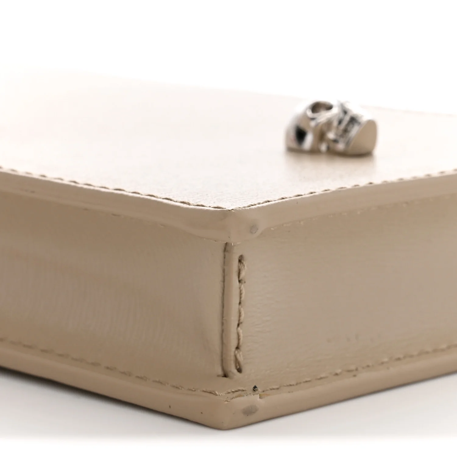 Alexander McQueen Calfskin Chain Phone Case Beige — view 4