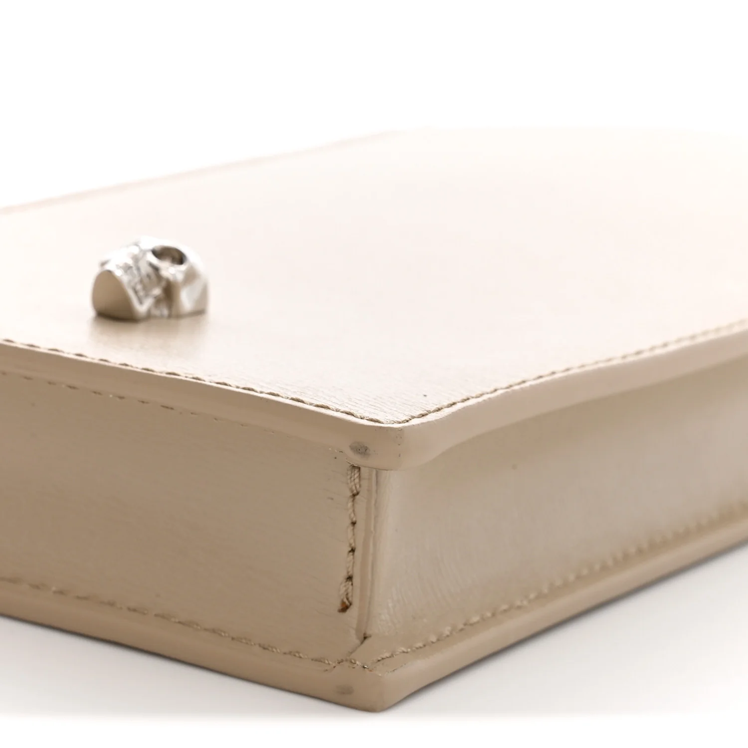 Alexander McQueen Calfskin Chain Phone Case Beige — view 5