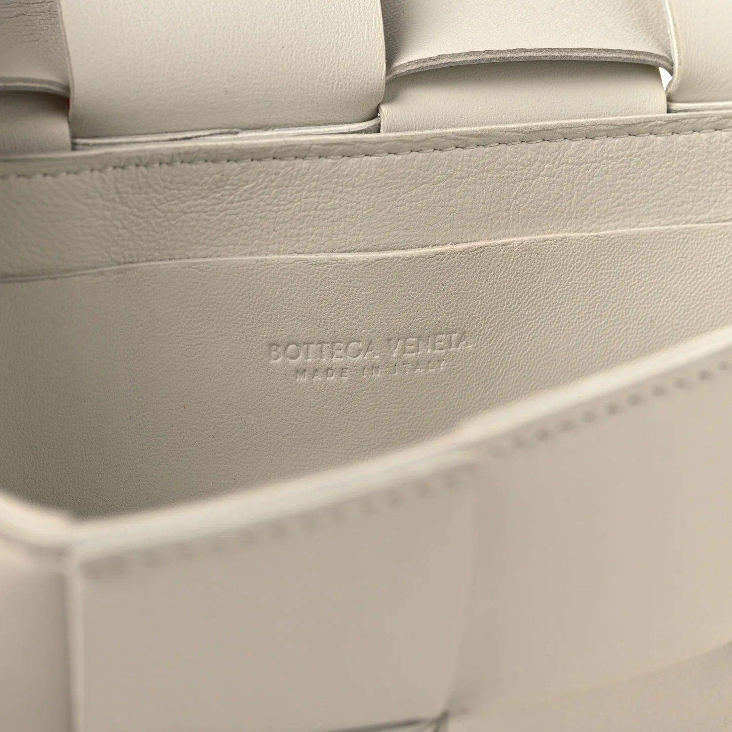 Bottega Veneta Nappa Maxi Intreccio The Belt Cassette Bag White — view 4