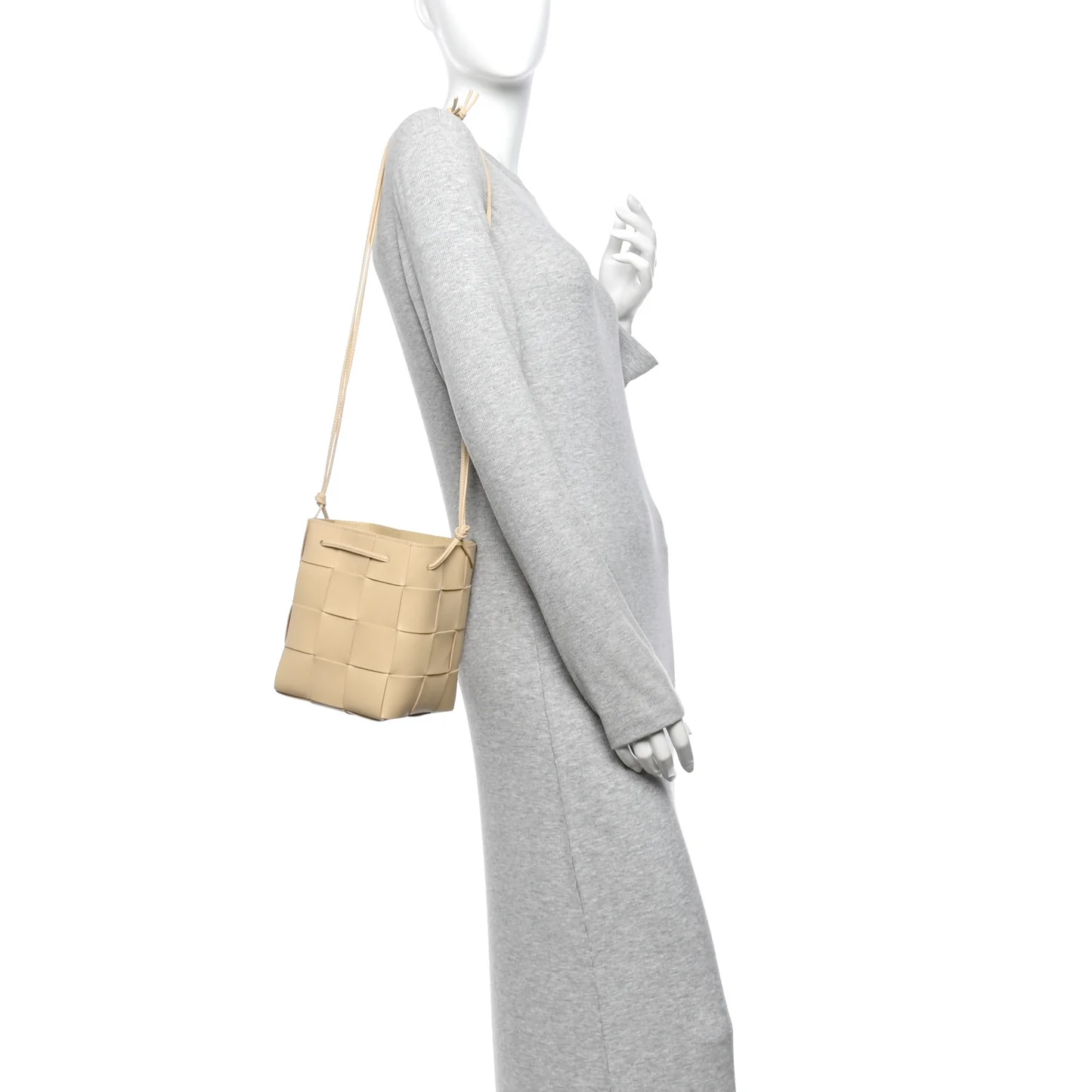Bottega Veneta Lambskin Maxi Intrecciato Small Cassette Crossbody Bucket Bag Porridge — view 3