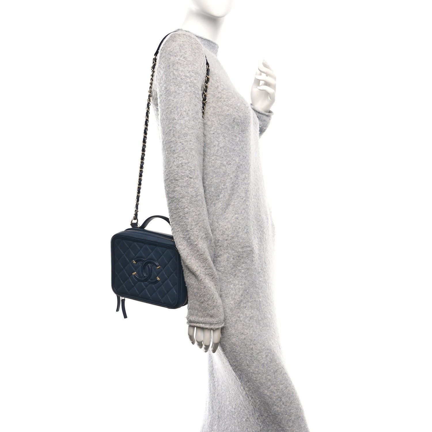 Caviar Quilted Medium CC Filigree Vanity Case Navy — view 2