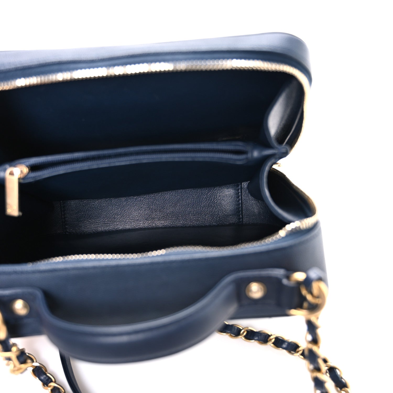 Caviar Quilted Medium CC Filigree Vanity Case Navy — view 5