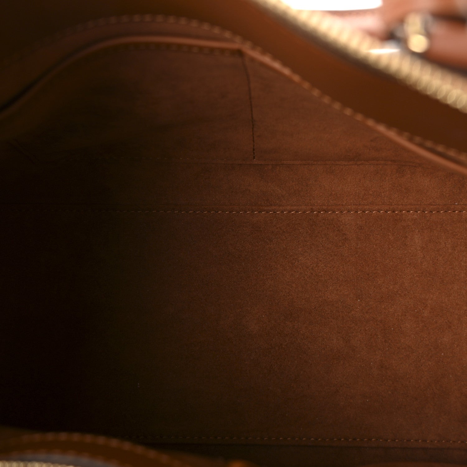 Taurillon Calfskin Vendome MM Gold — view 5