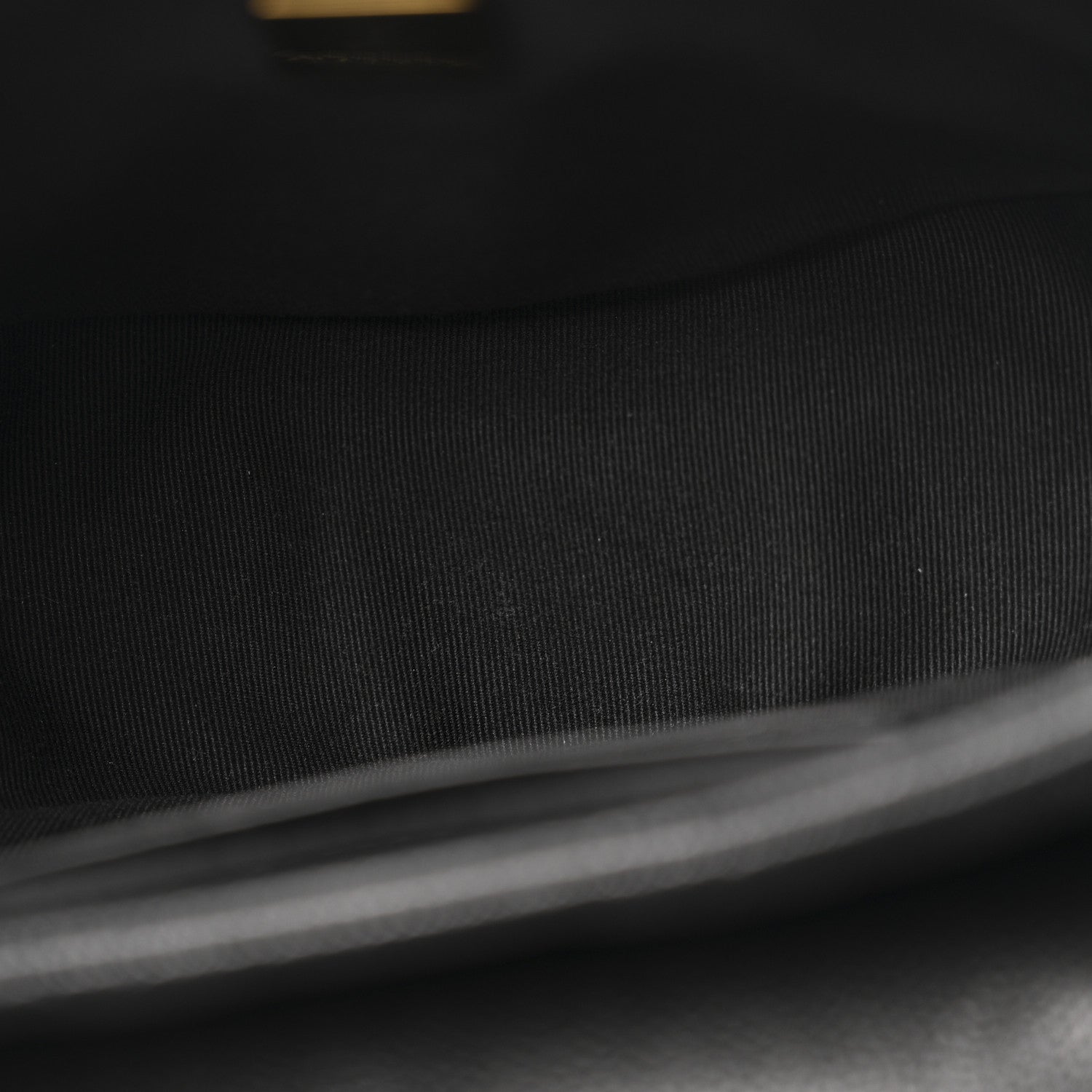 Caviar Quilted Small Messenger Flap Black — view 5