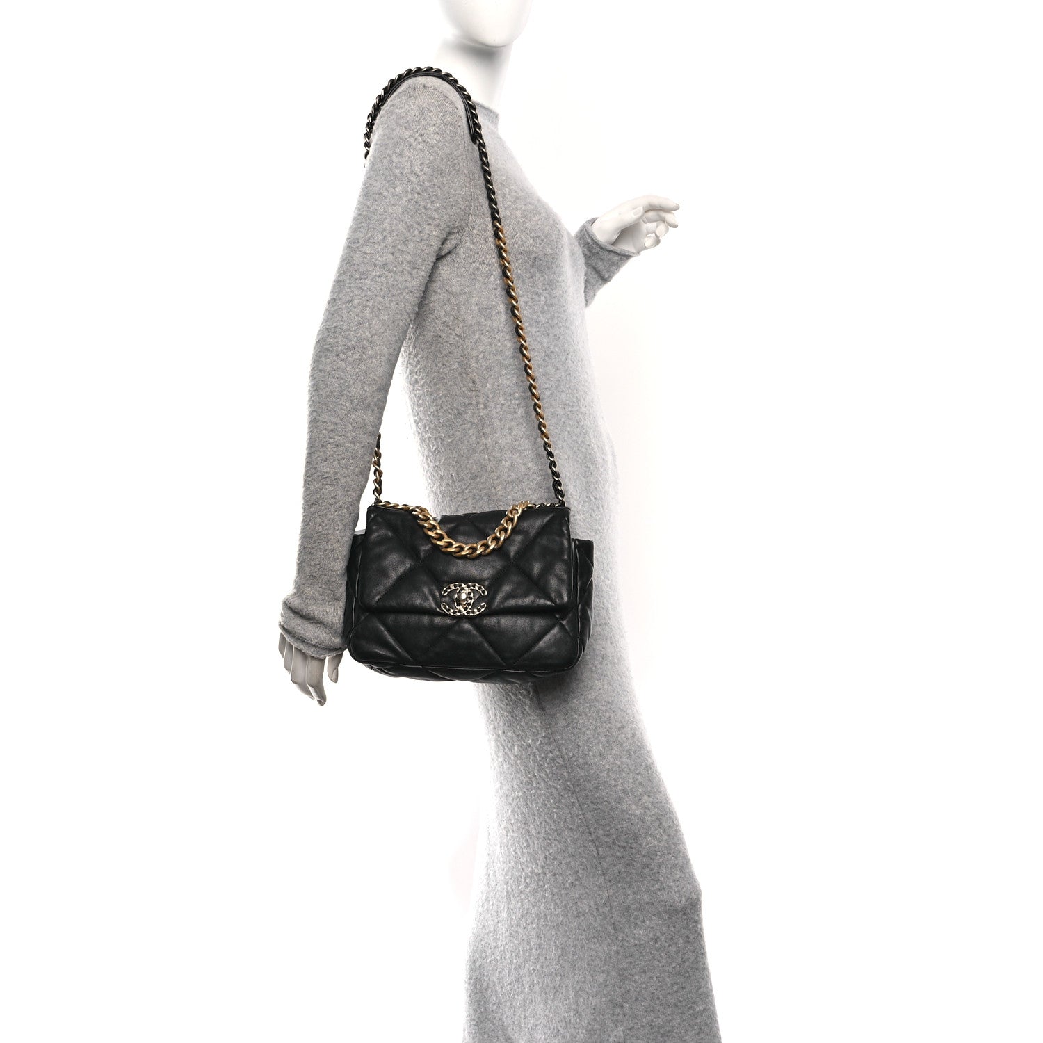 Lambskin Quilted Medium Chanel 19 Flap Black — view 2