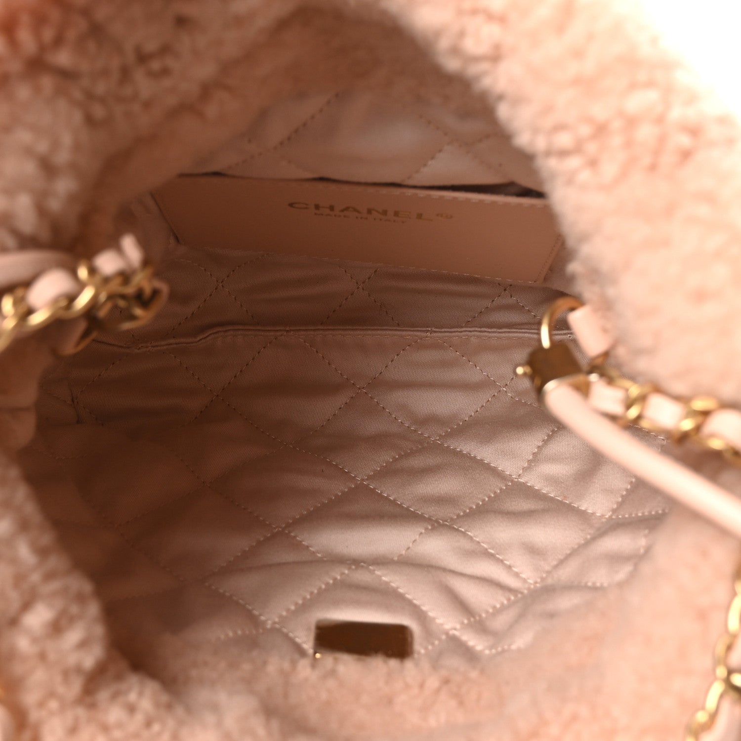 Aged Lambskin Shearling Quilted Small Chanel 22 Light Pink — view 5