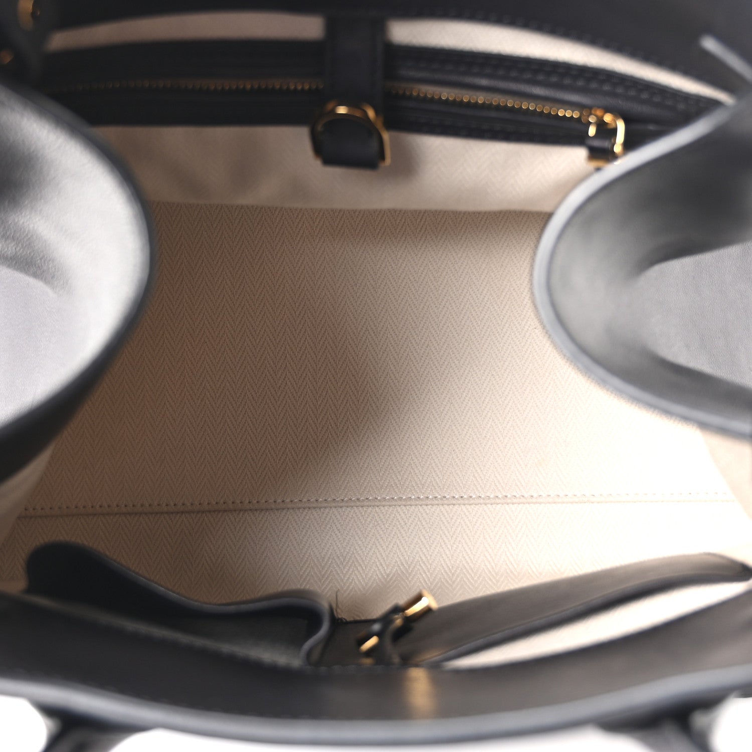 Polished Saddle Calfskin Soft Margaux 12 Black — view 5