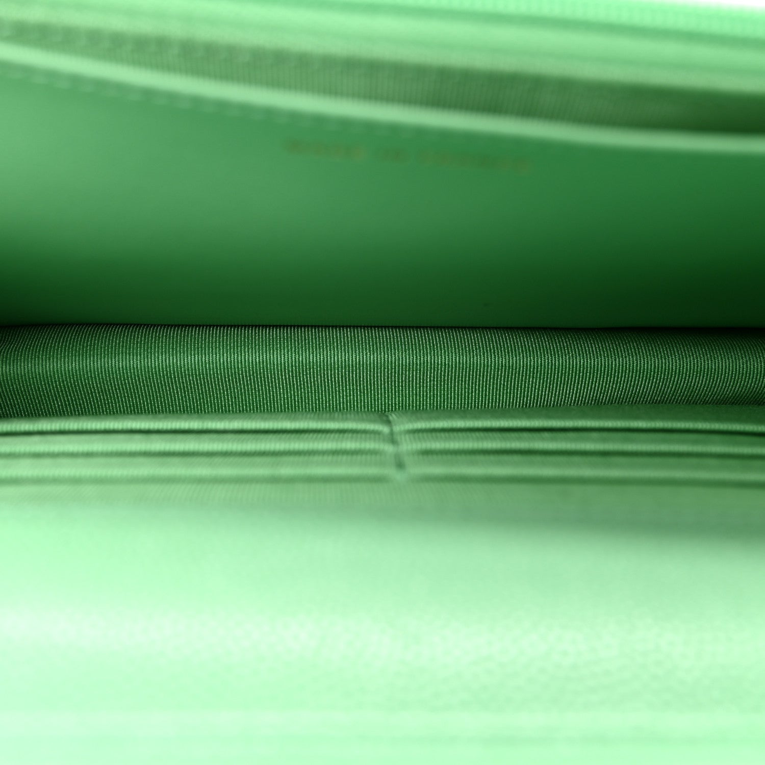 Caviar Quilted Wallet On Chain WOC Green — view 5