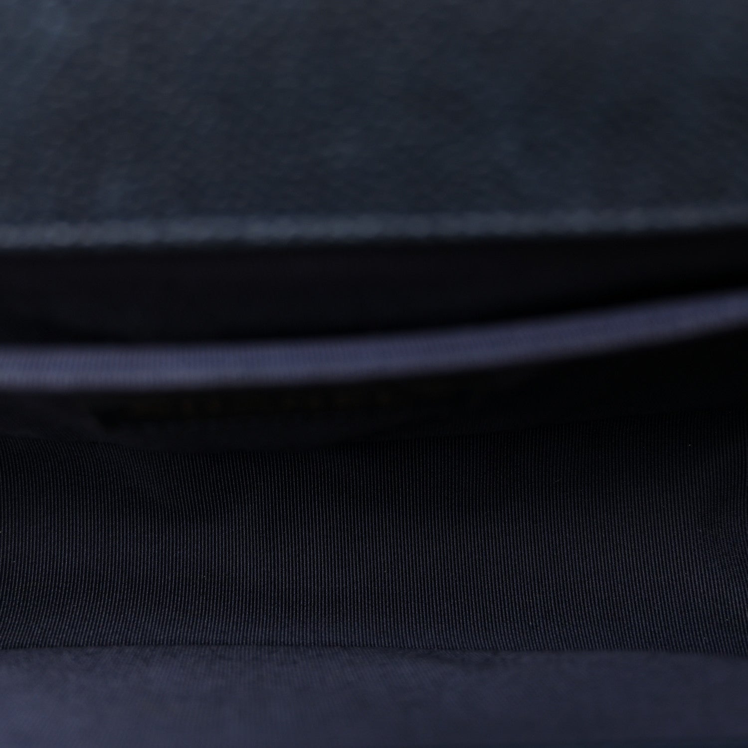 Caviar Quilted Medium Boy Flap Navy — view 5