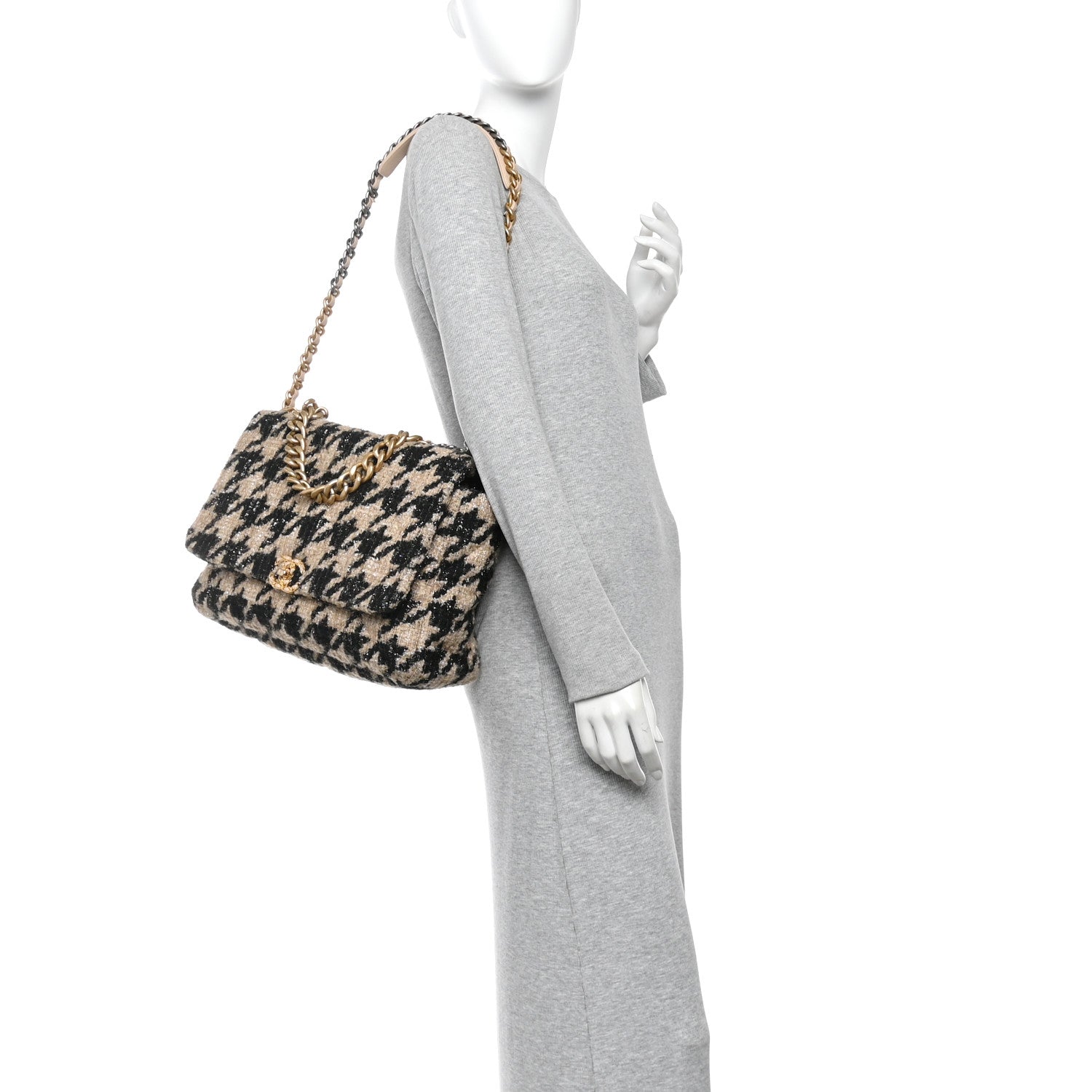 Tweed Maxi Chanel 19 Flap Beige Black — view 2