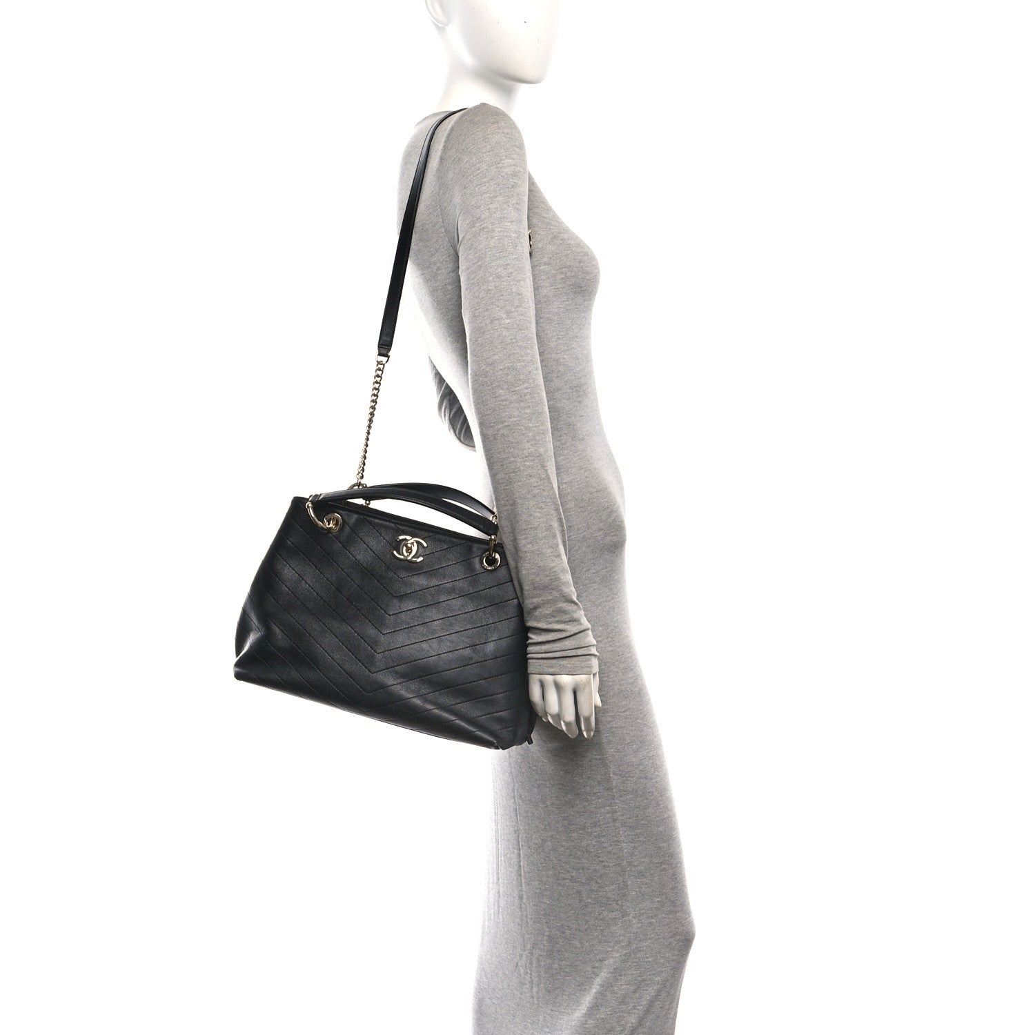 Calfskin Stitched Large Chevron Chic Shopping Bag Black — view 2