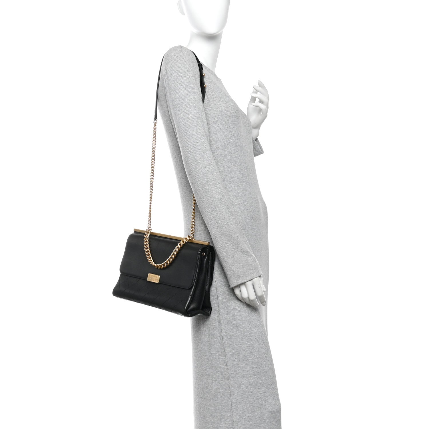 Lambskin Stitched Coco Luxe Medium Flap Black — view 2