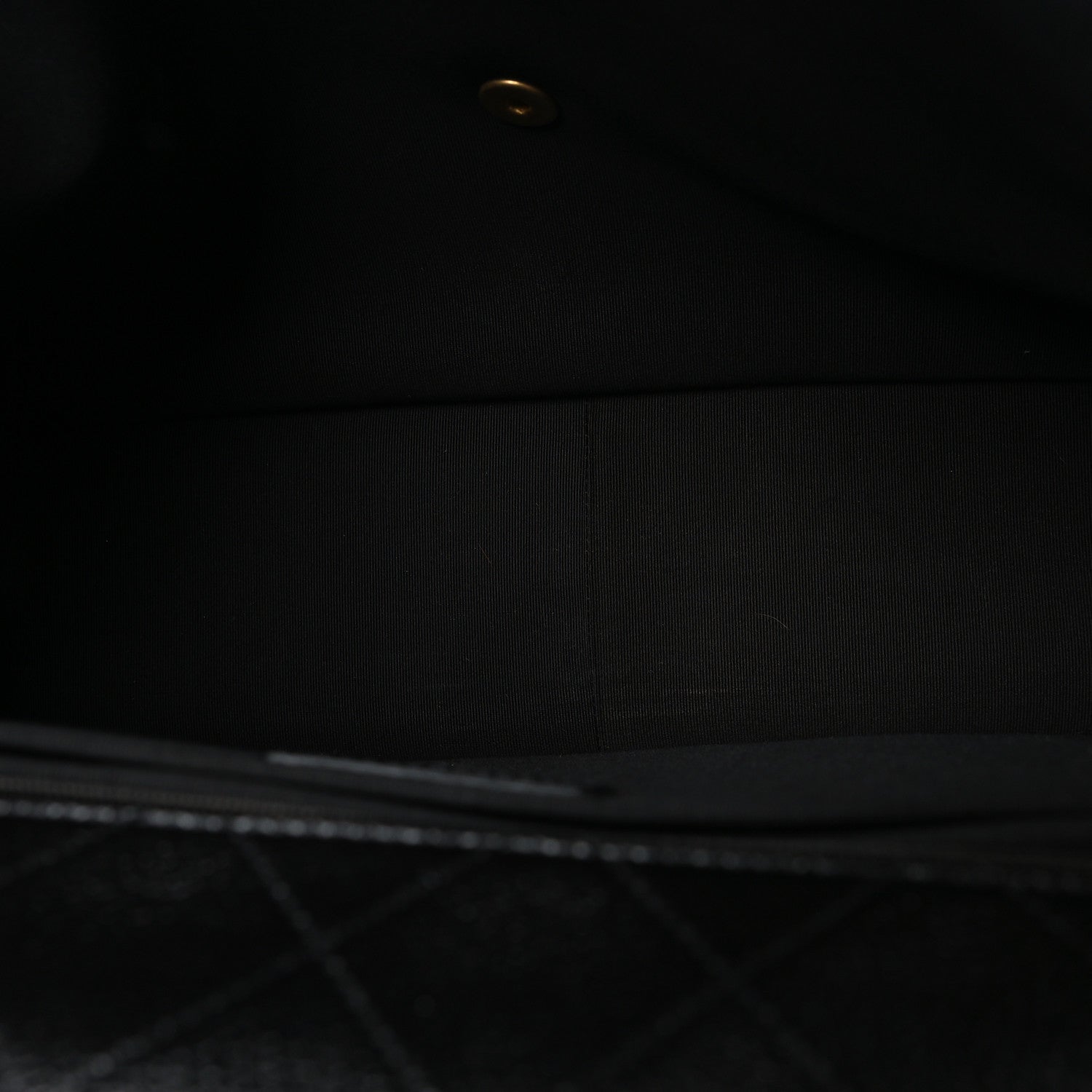 Caviar Quilted XXL Travel Flap Bag Black — view 5