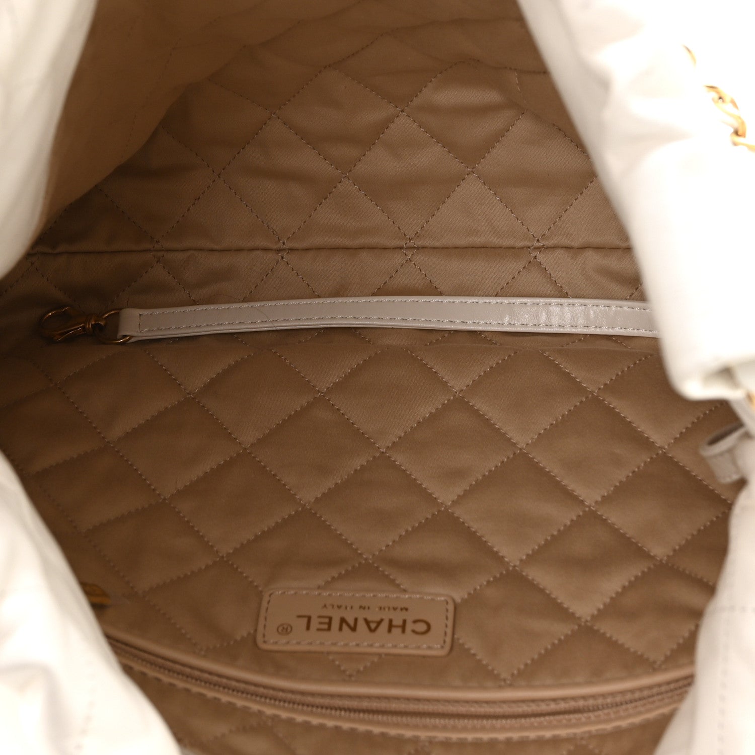 Shiny Calfskin Quilted Small Chanel 22 White — view 5