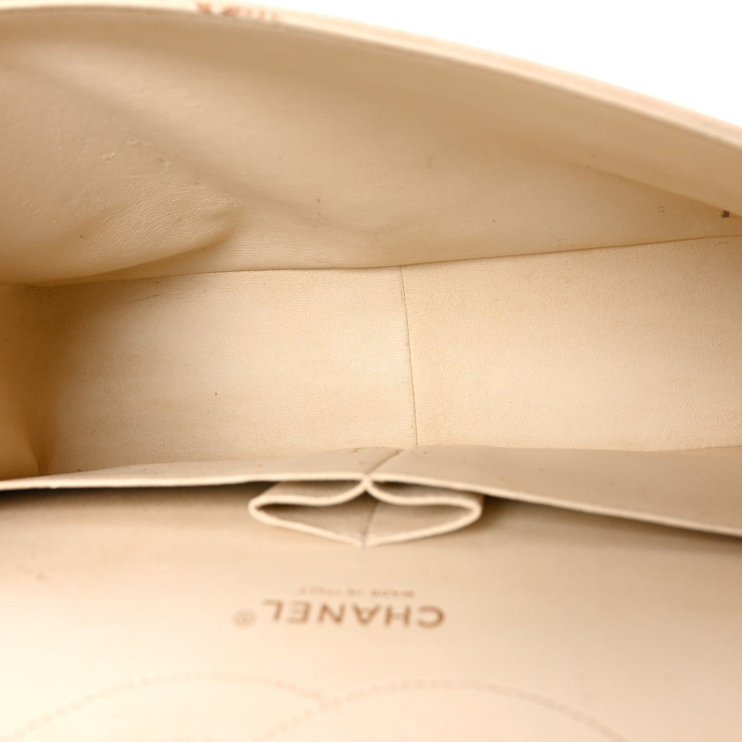 Caviar Quilted Jumbo Double Flap Beige Clair — view 5