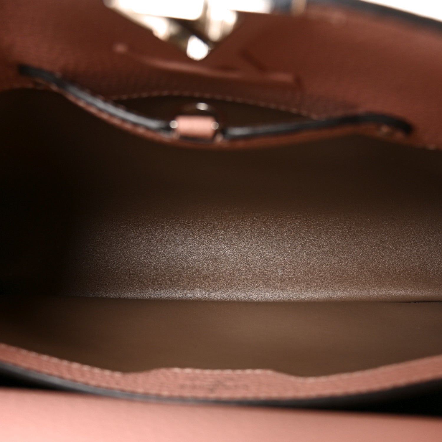Taurillon Snakeskin Capucines PM Magnolia — view 5