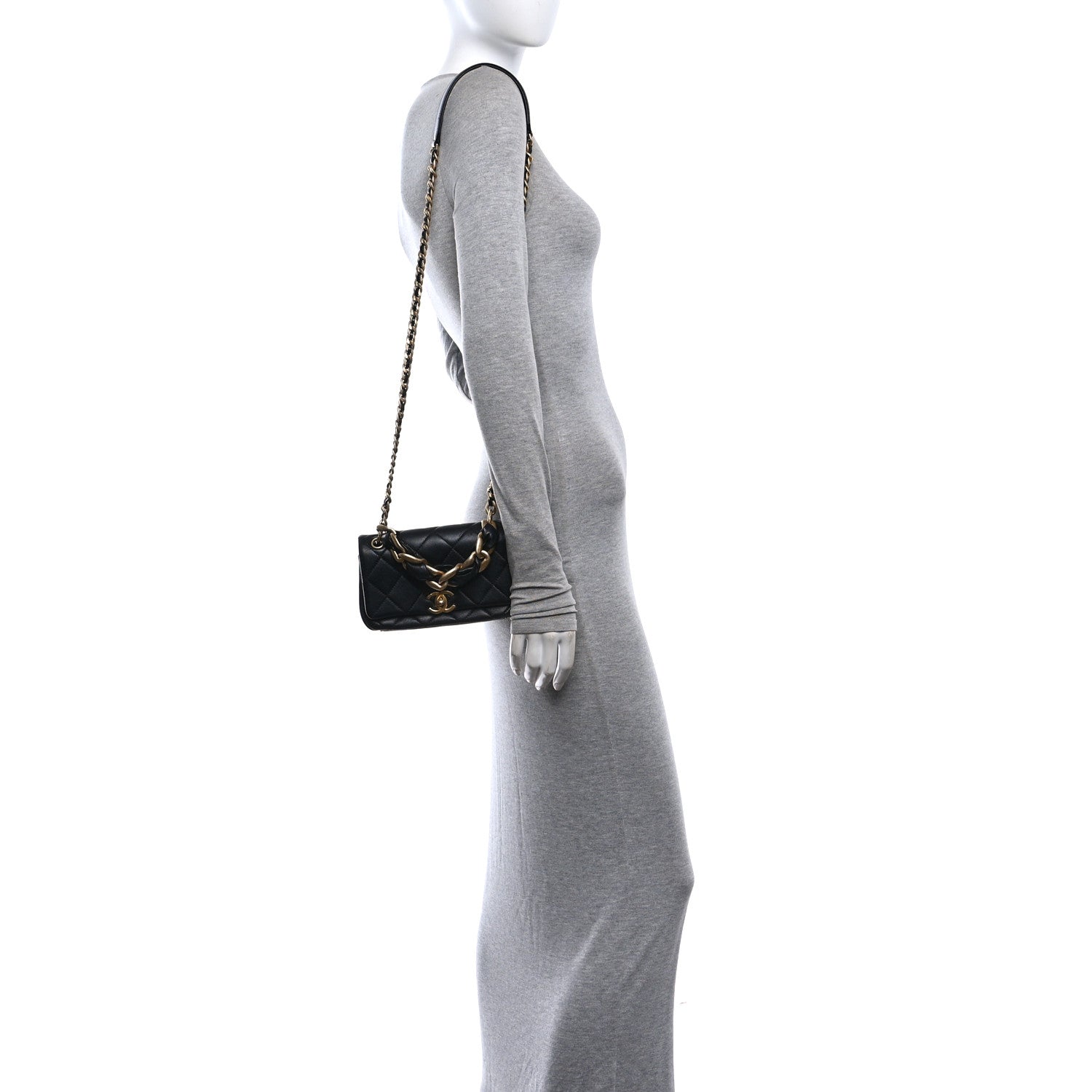 Shiny Lambskin Small Chain Is More Flap Black — view 2