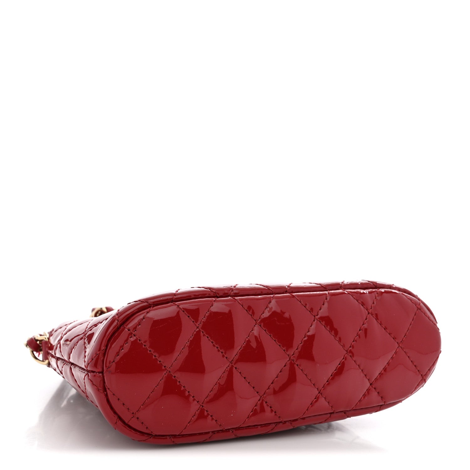 Patent Calfskin Quilted Shiny Coco Clutch With Chain Red — view 4