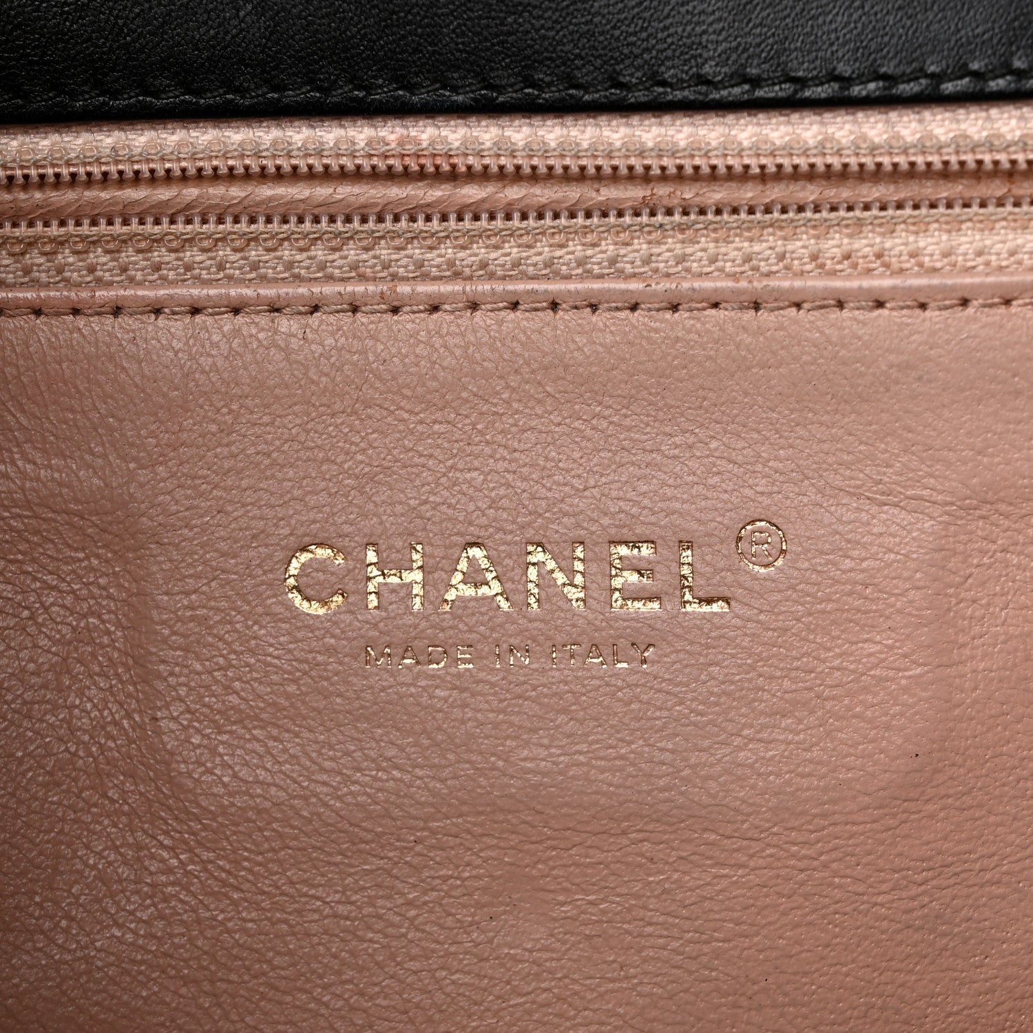 Caviar Quilted Medium CC Filigree Flap Black — view 5