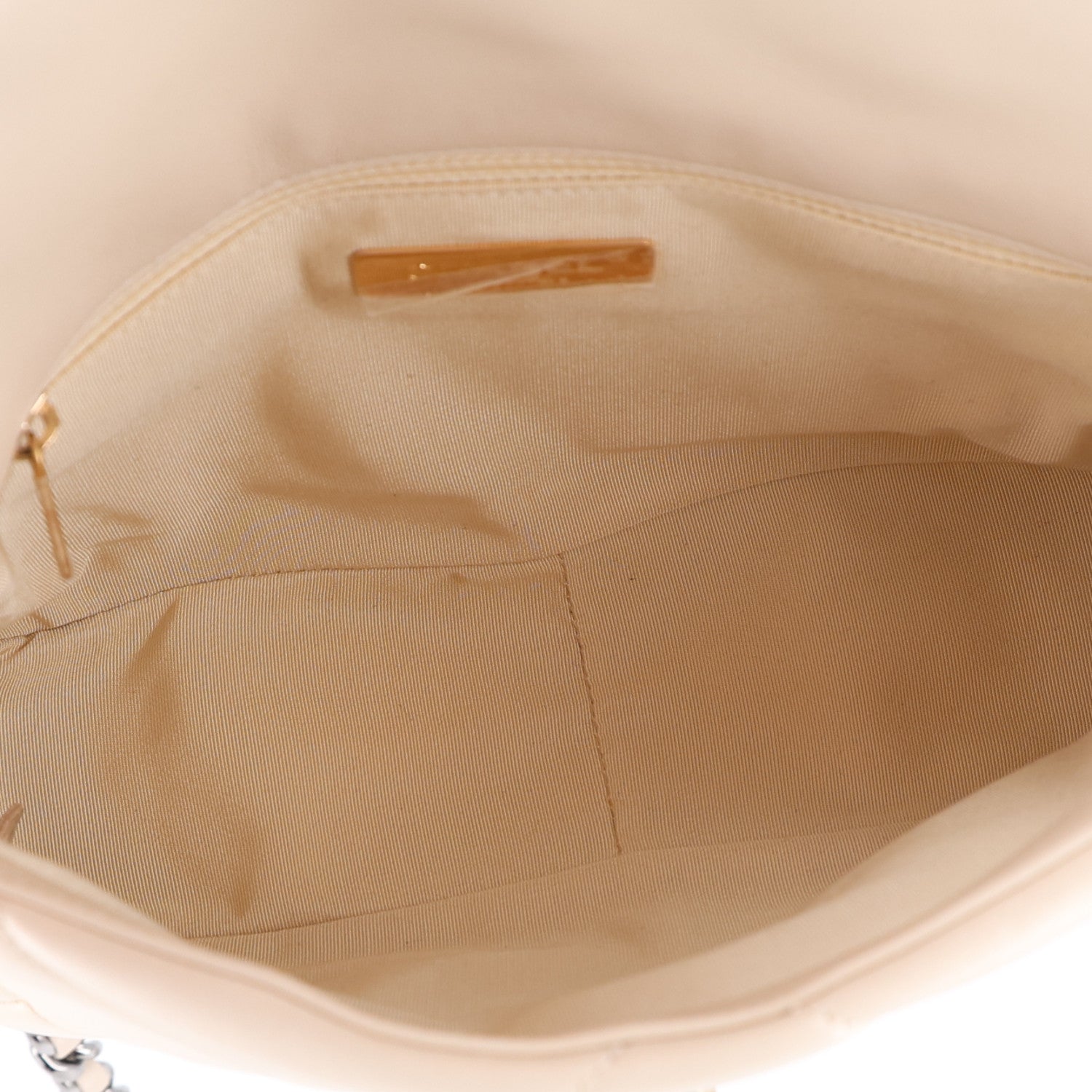 Lambskin Quilted Medium Chanel 19 Flap Light Beige — view 5