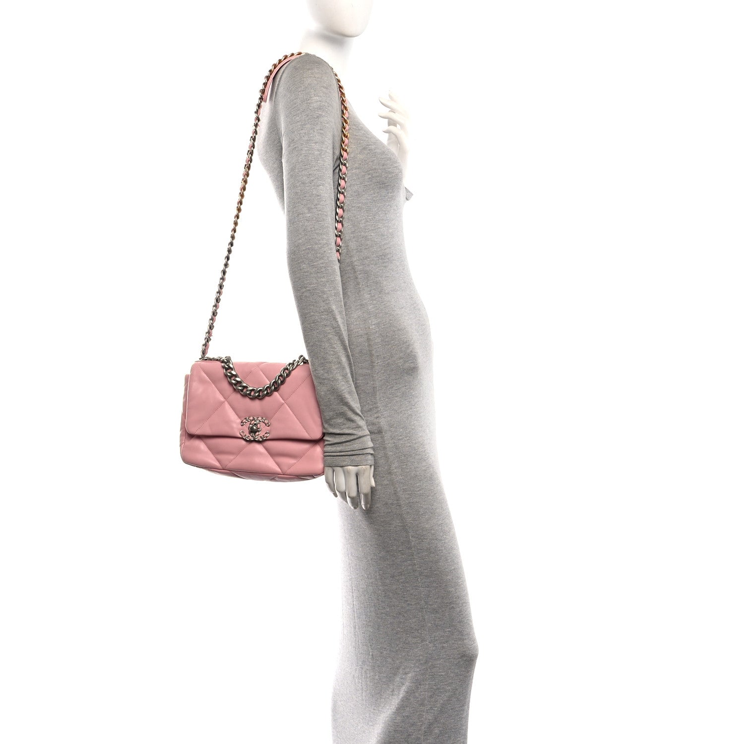 Lambskin Quilted Medium Chanel 19 Flap Light Pink — view 2