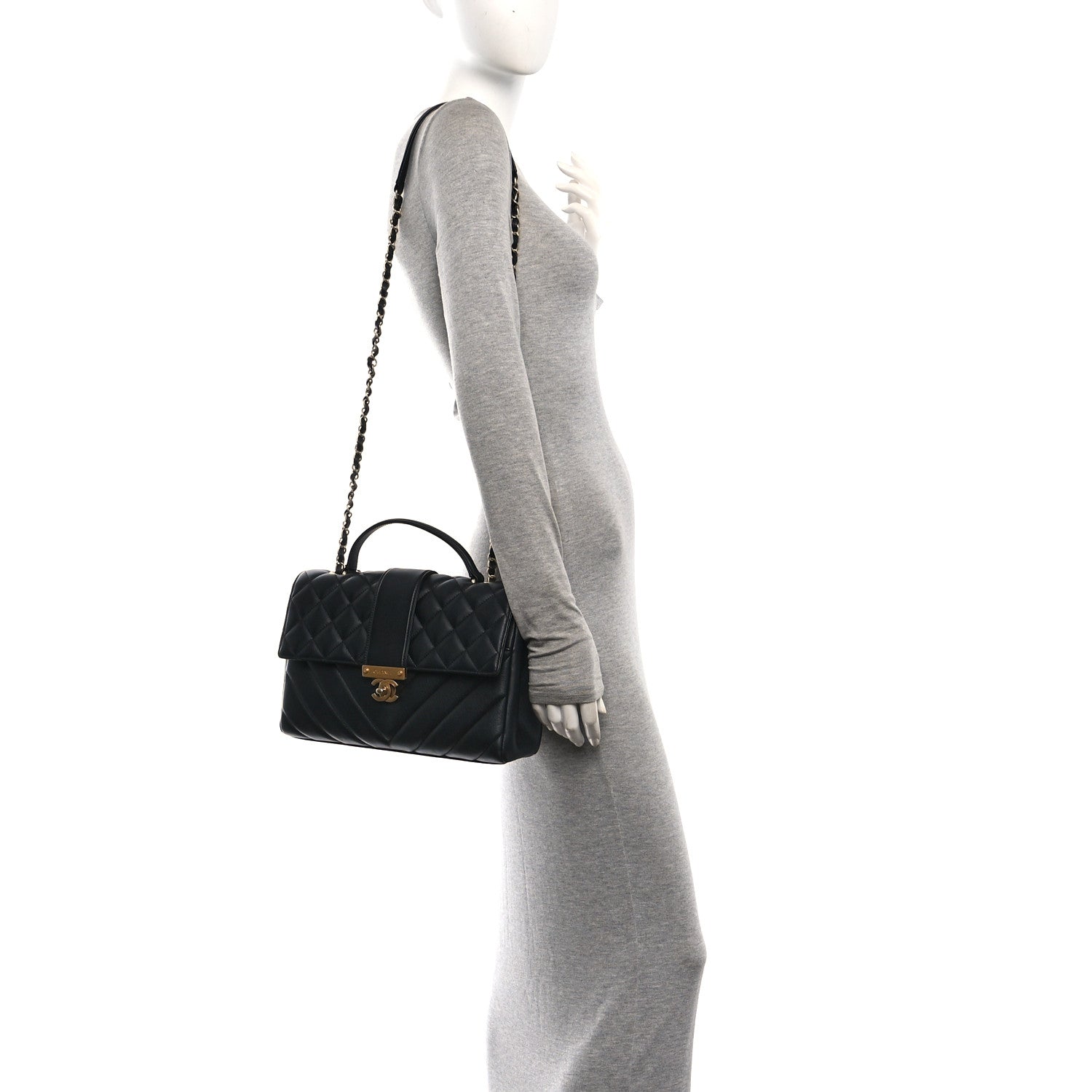 Calfskin Quilted Chevron In The City Bag Black — view 2