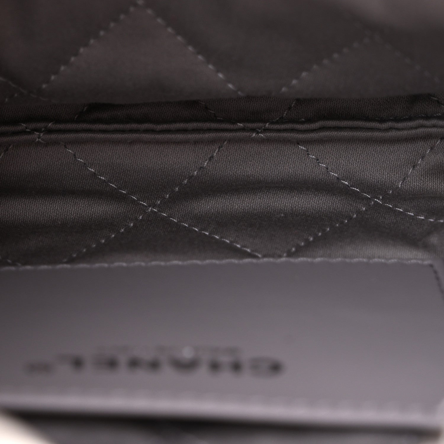 Metallic Shaded Calfskin Quilted Mini Chanel 22 White Silver — view 5