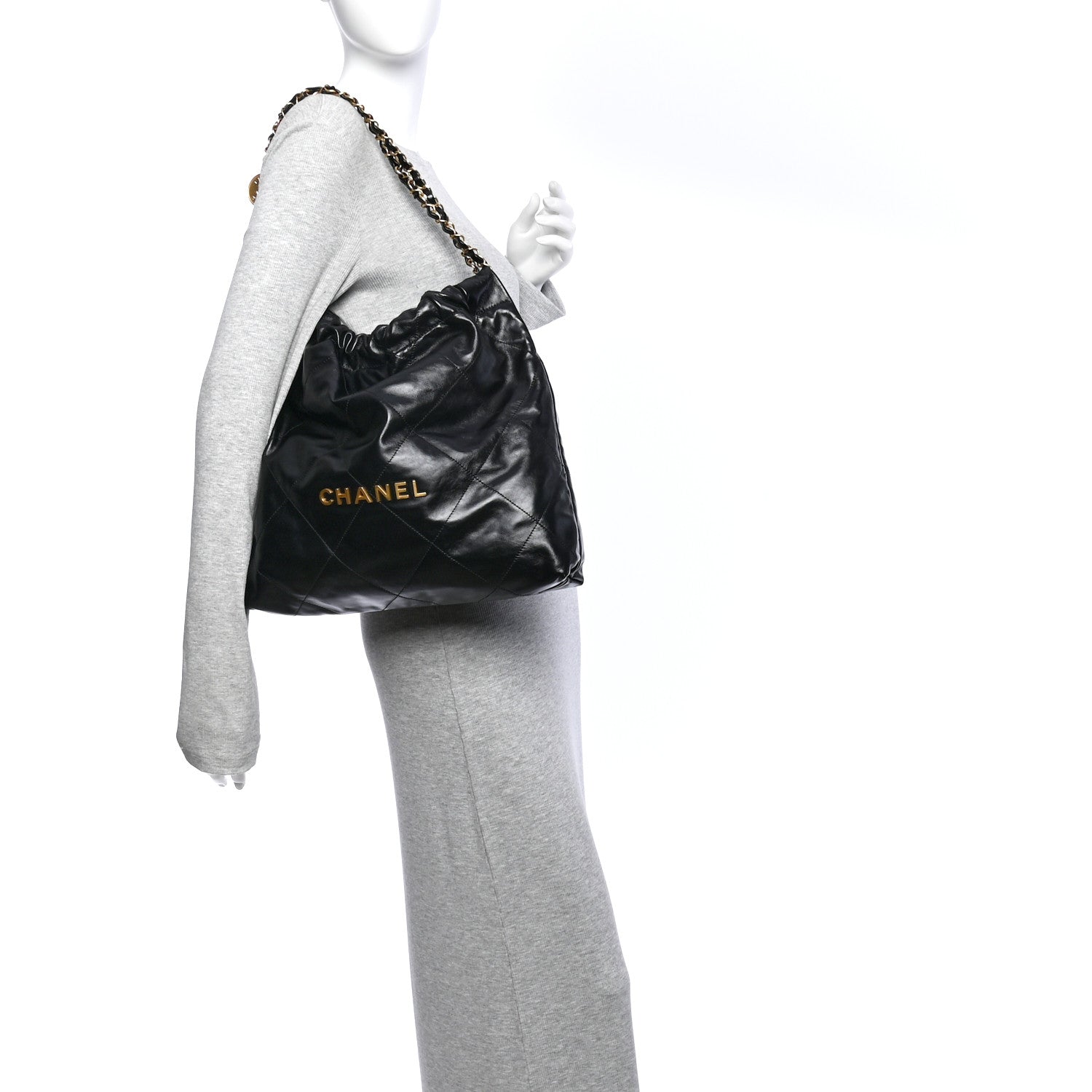 Shiny Calfskin Quilted Chanel 22 Black — view 2