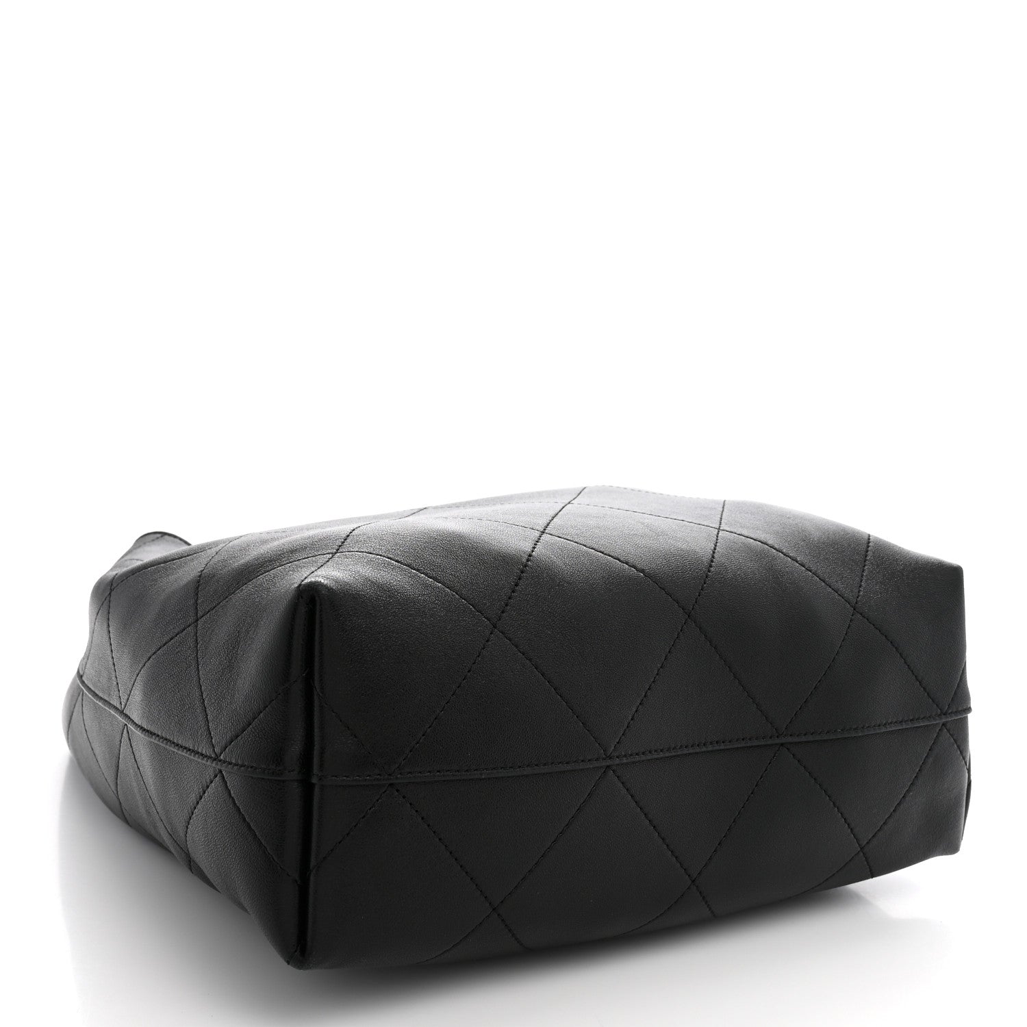 Shiny Lambskin Quilted Medium Hobo Black — view 4