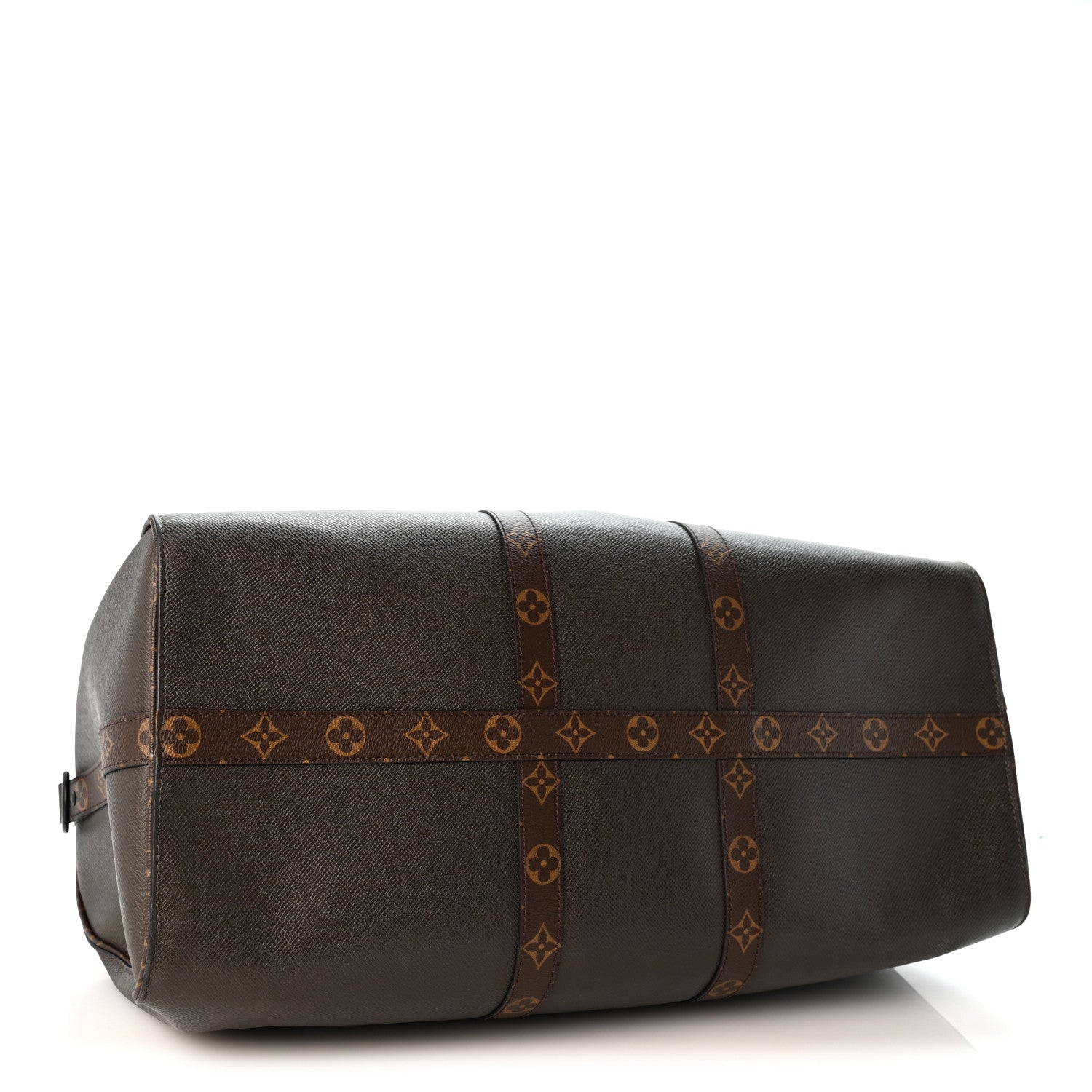 Taiga Monogram Keepall Bandouliere 50 Khaki — view 3