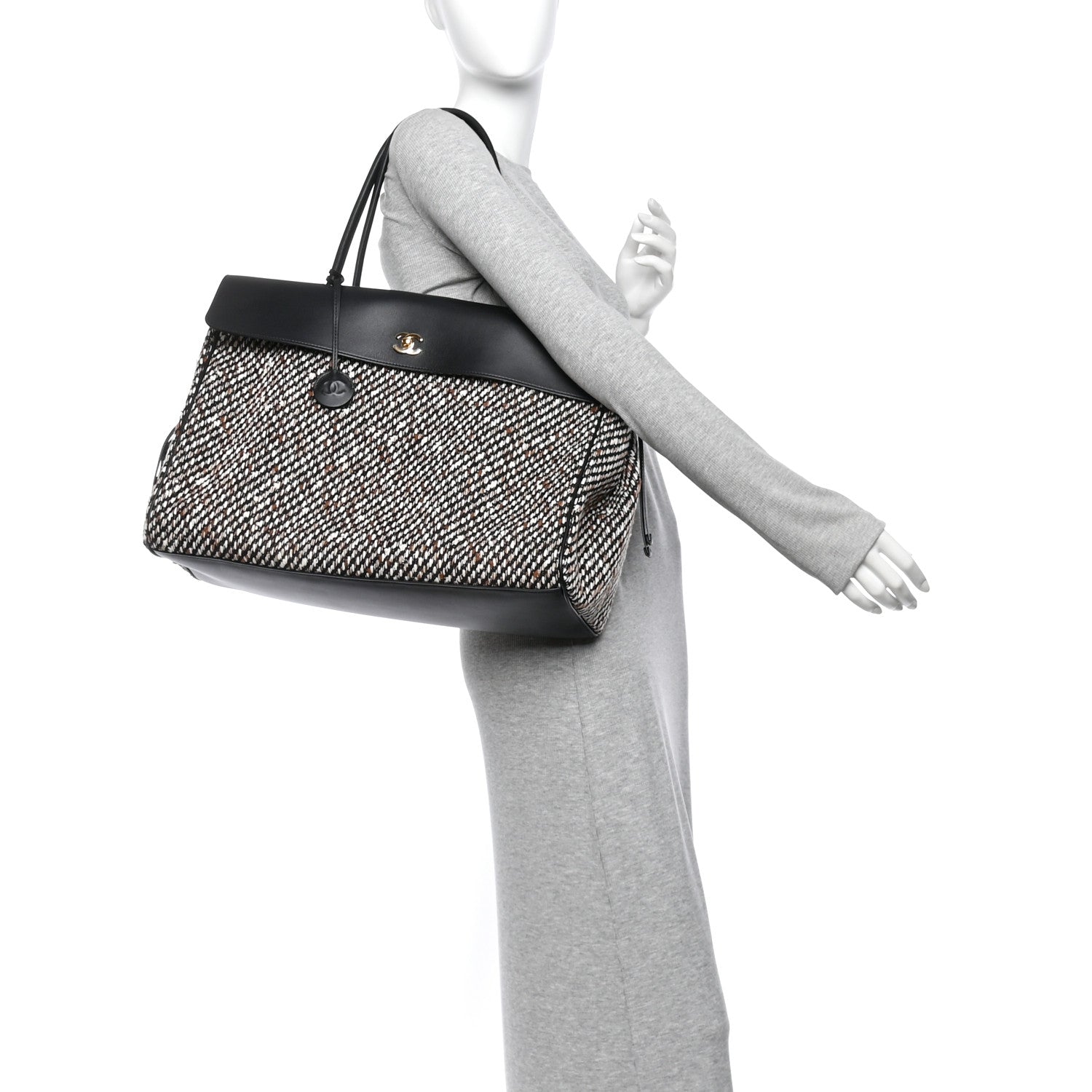 Tweed Calfskin Urban Essentials Large Shopping Bag Black Multicolor — view 2