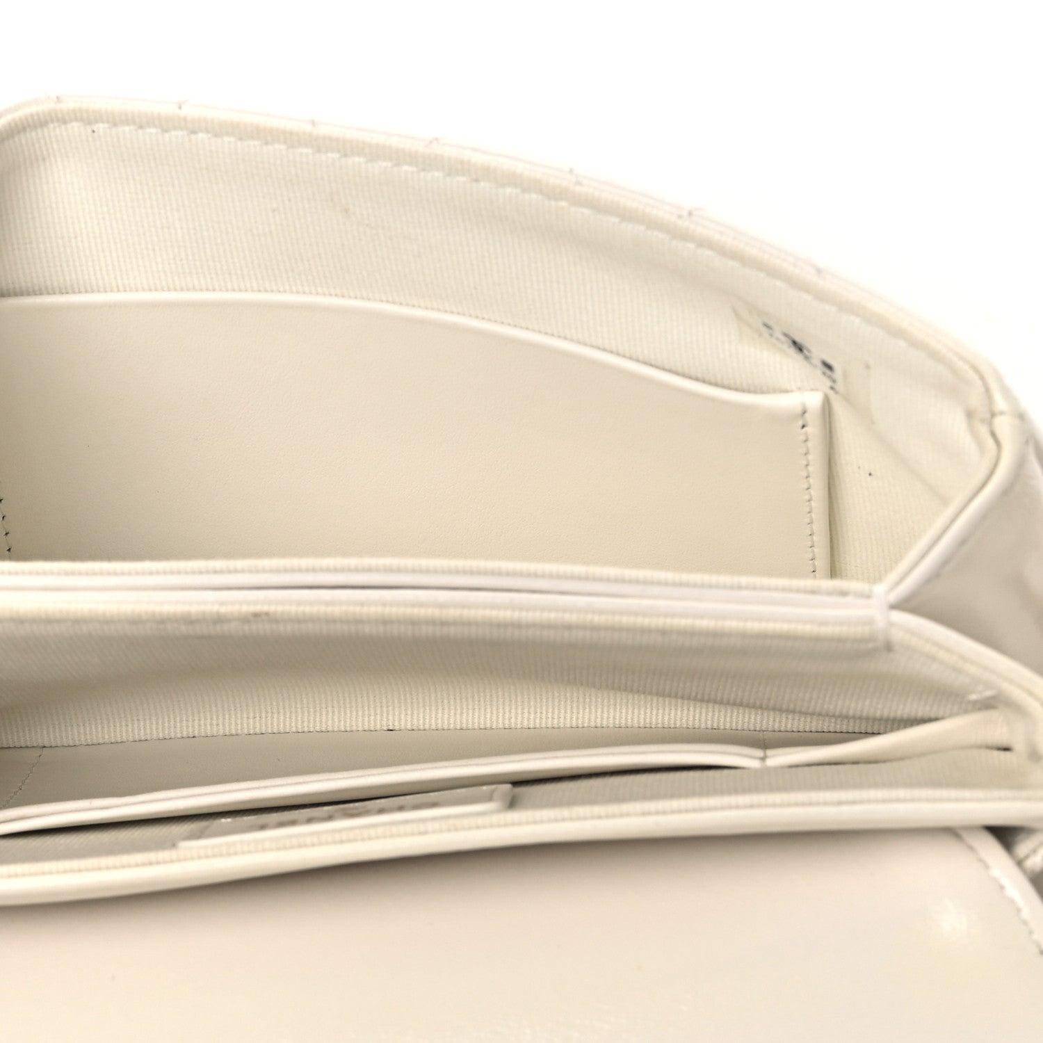 Shiny Lambskin Flap Clutch With Chain White — view 5