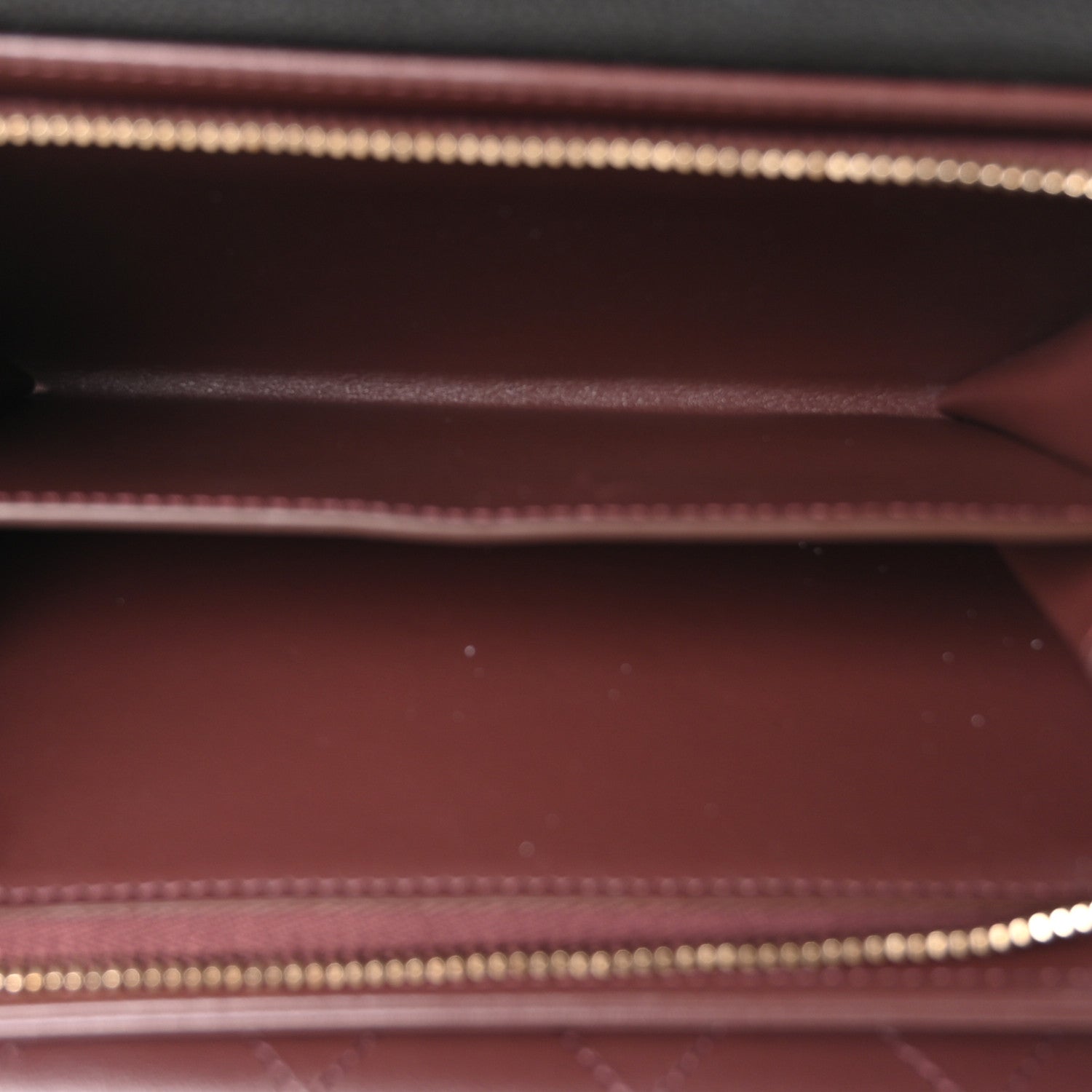 Caviar Quilted Compact Wallet On Chain WOC  Black — view 5