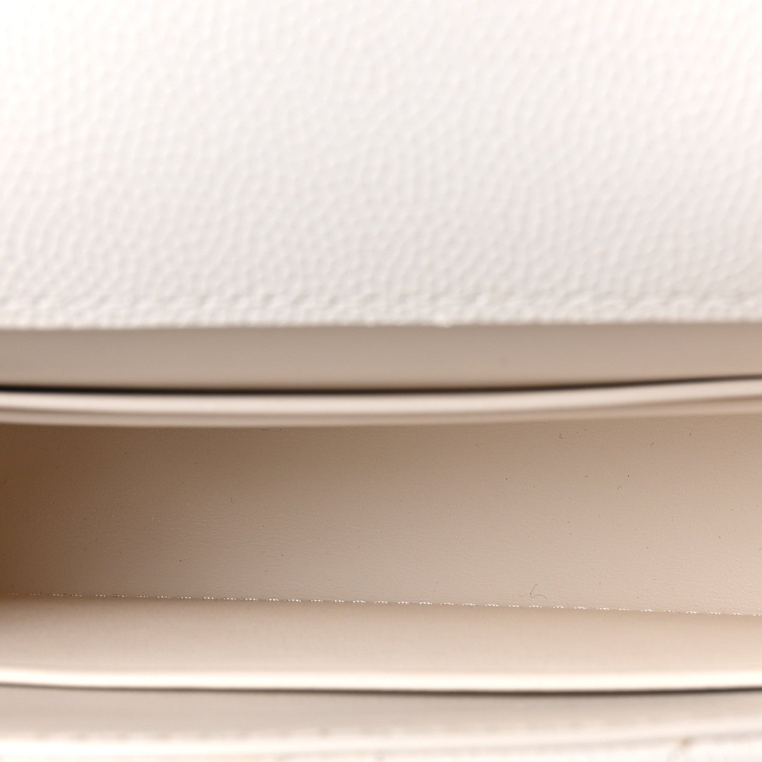 Caviar Quilted Coco Handle Clutch With Chain White — view 5