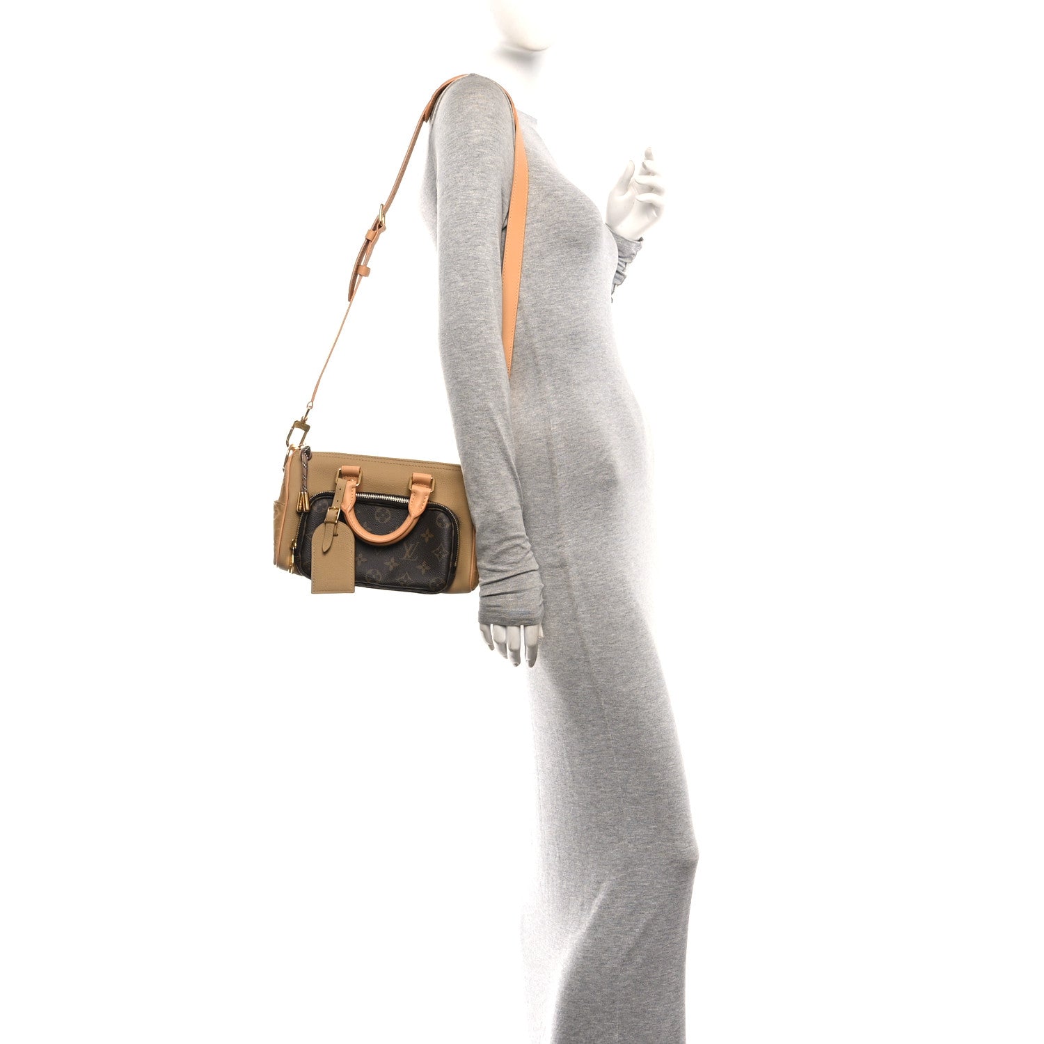 Taurillon Suede Monogram Cargo Keepall Bandouliere 25 — view 2