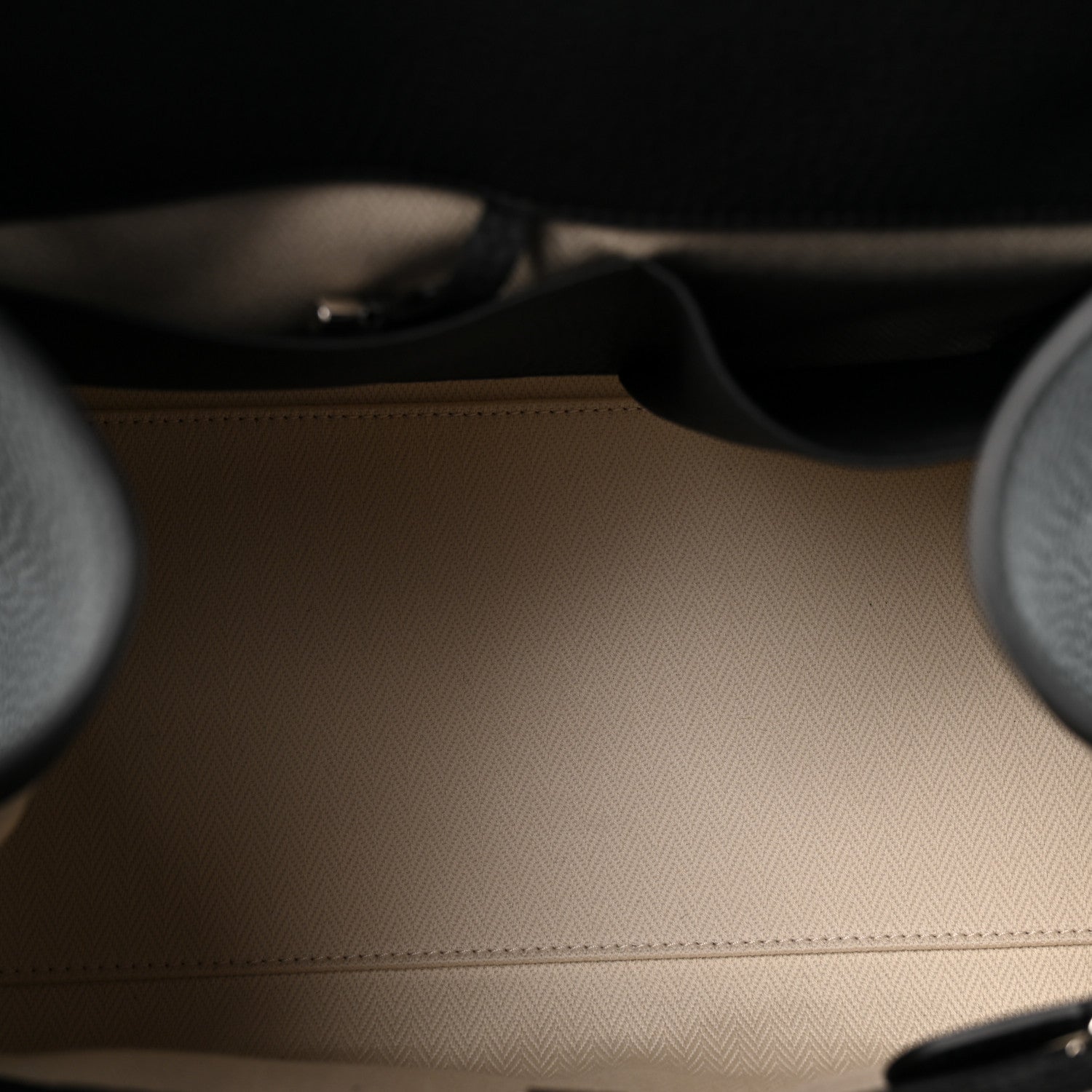 Matte Grained Calfskin Soft Margaux 12 Black — view 5