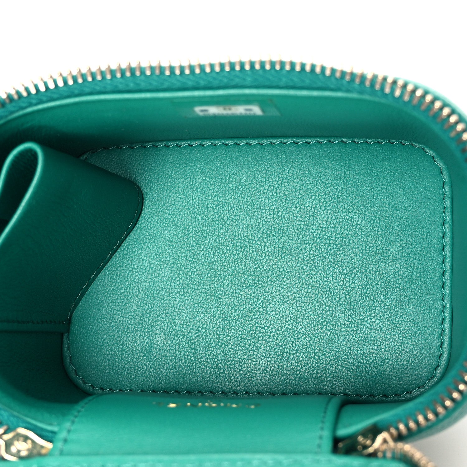 Caviar Quilted Sweetheart Mini Vanity Case Green — view 5