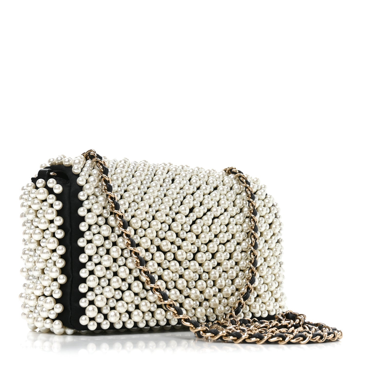Lambskin Pearl On Flap Black — view 3