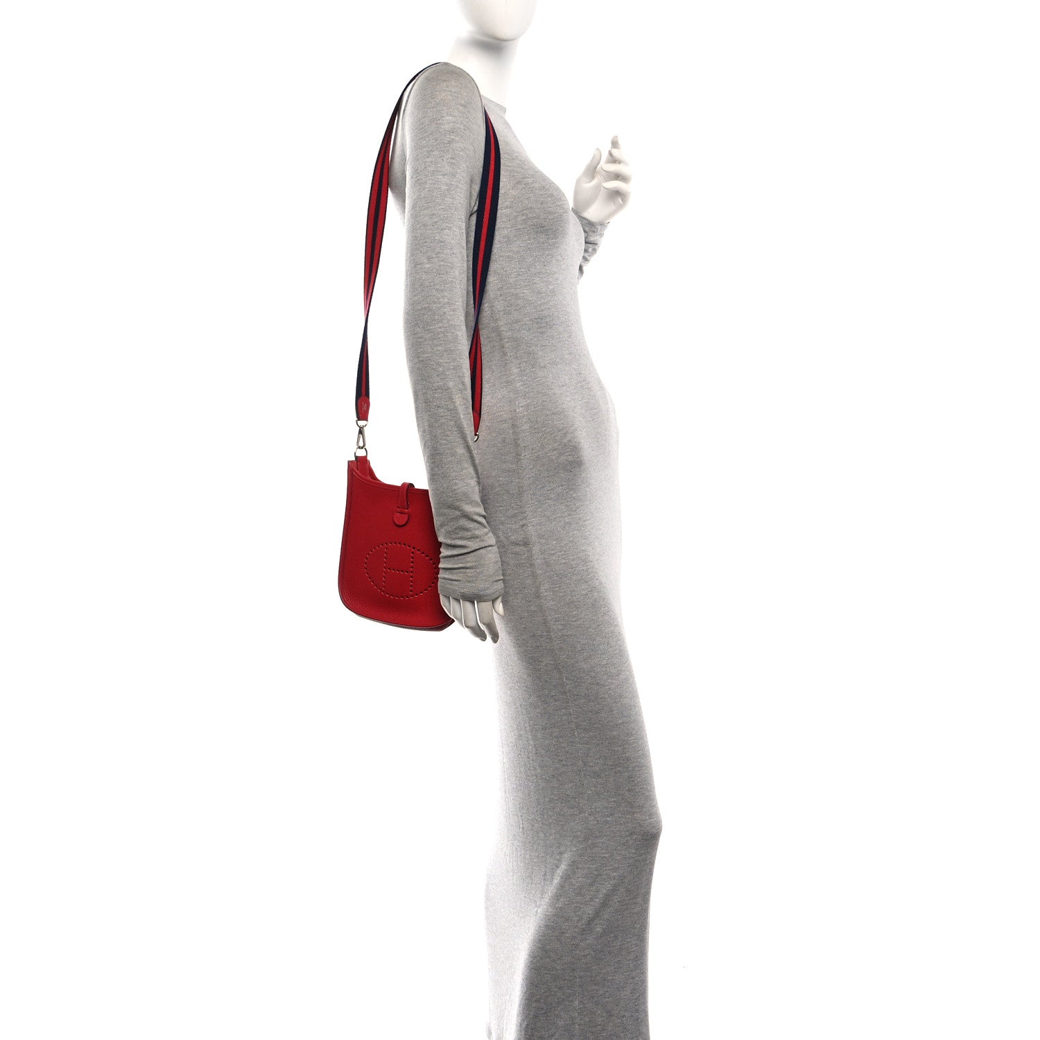 Taurillon Clemence Amazone Evelyne TPM Rouge Casaque Bleu Saphir — view 2