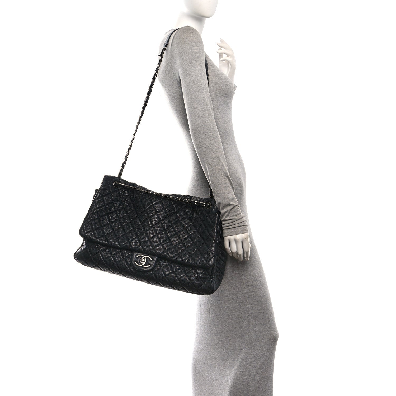 Grained Calfskin Quilted XXL Travel Flap Bag Black — view 2