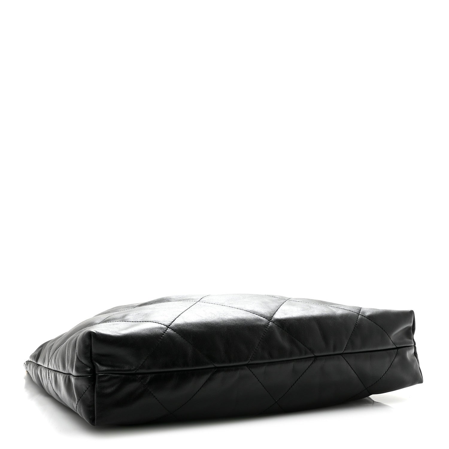 Shiny Calfskin Quilted Chanel 22 Black — view 4