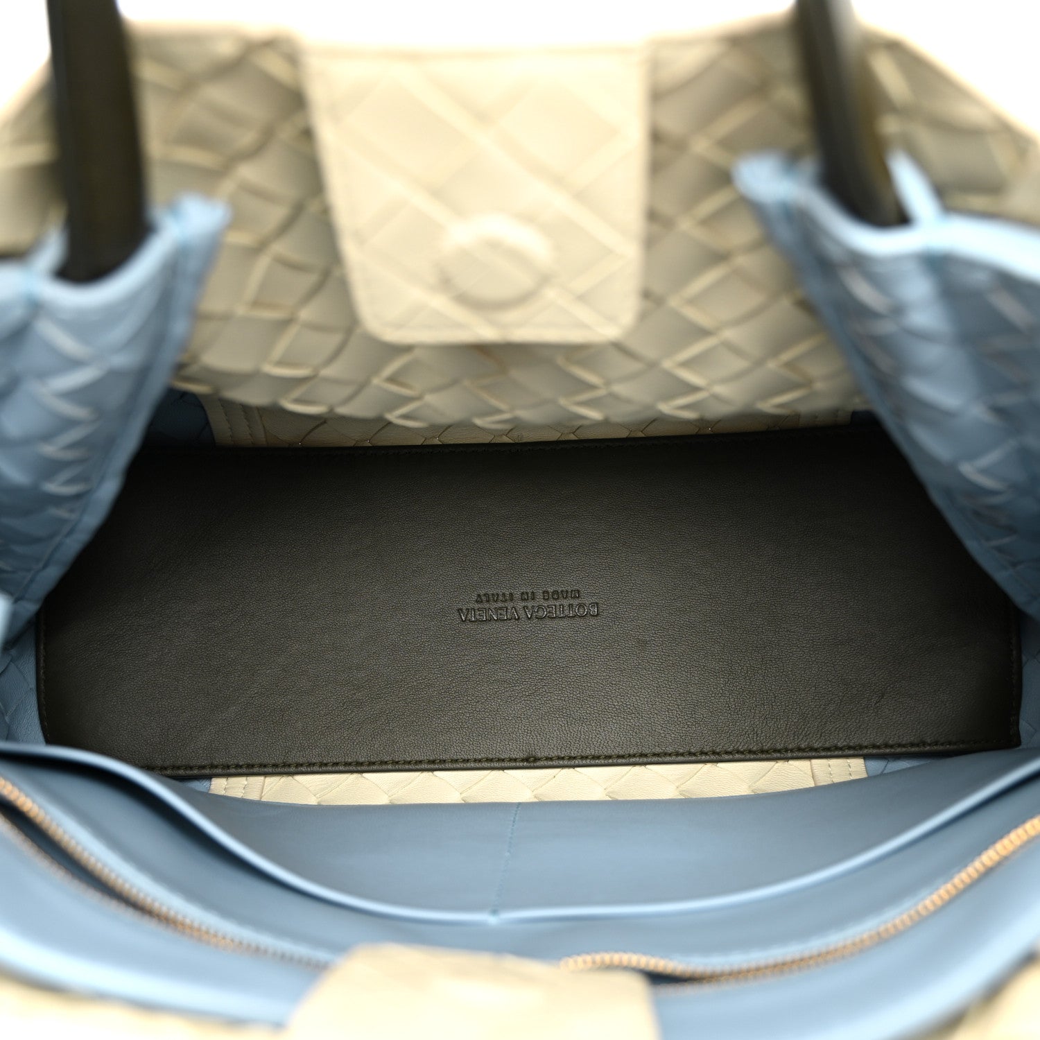 Nappa Intrecciato Medium Andiamo Shoulder Bag Sea Salt Ice Kaki — view 5