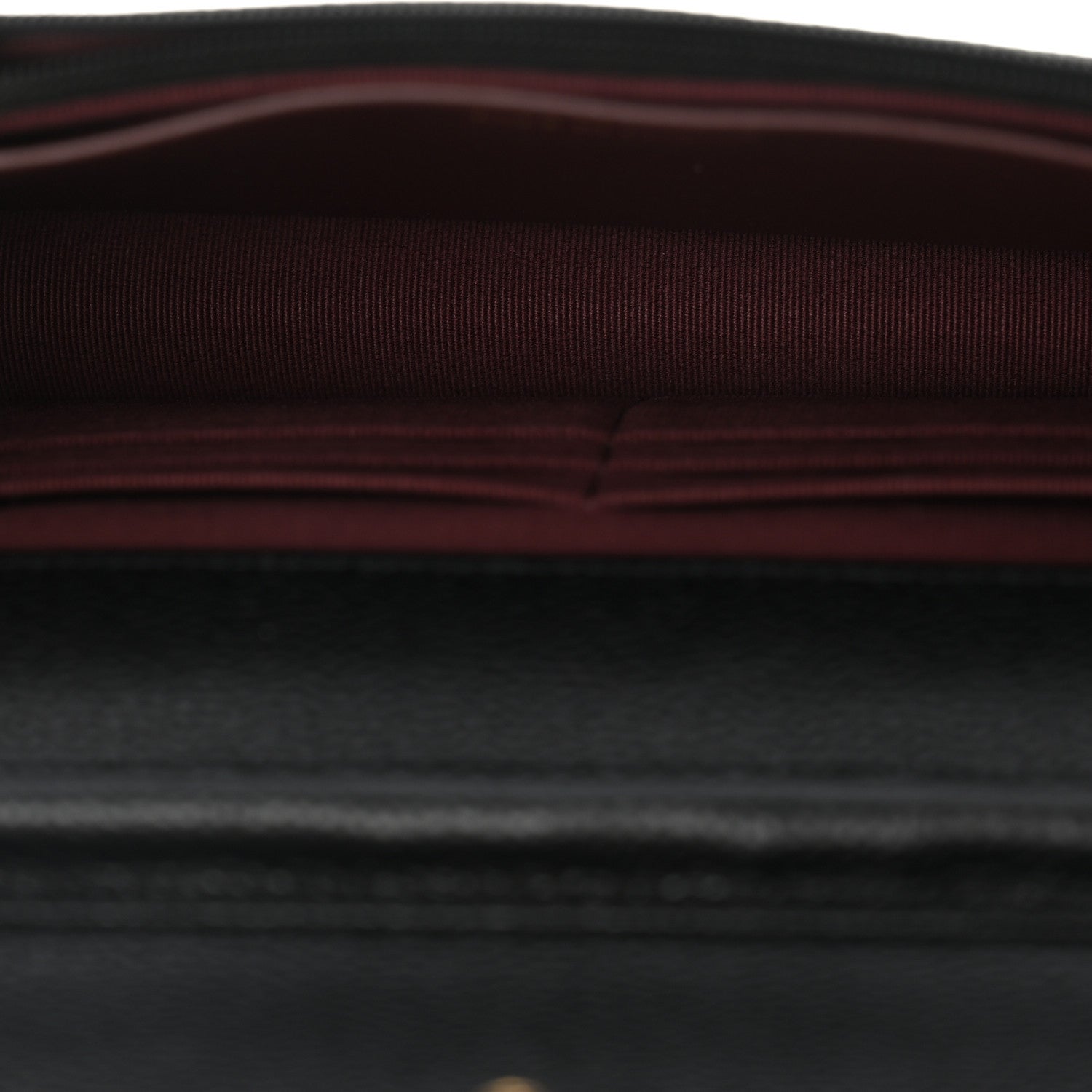 Caviar Quilted Wallet on Chain WOC Black — view 5