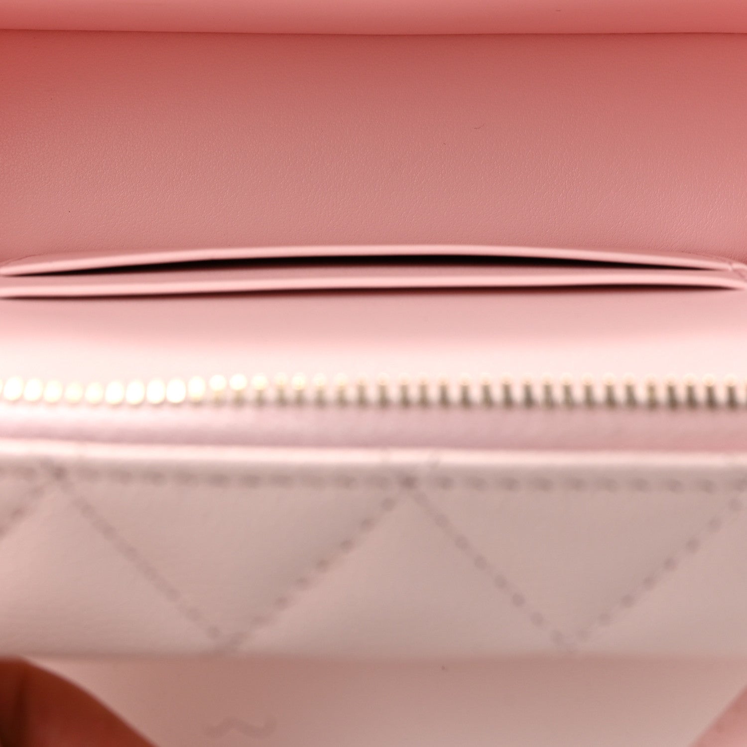 Caviar Quilted Top Handle Slim Vanity With Chain Light Pink — view 5