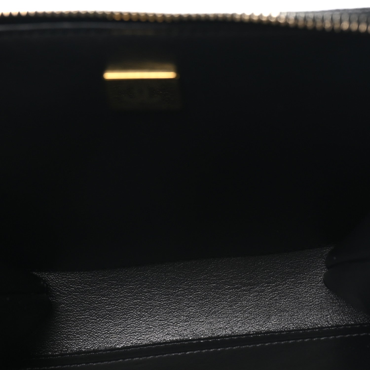 Caviar Quilted Small Pick Me Up Vanity Case Black — view 5