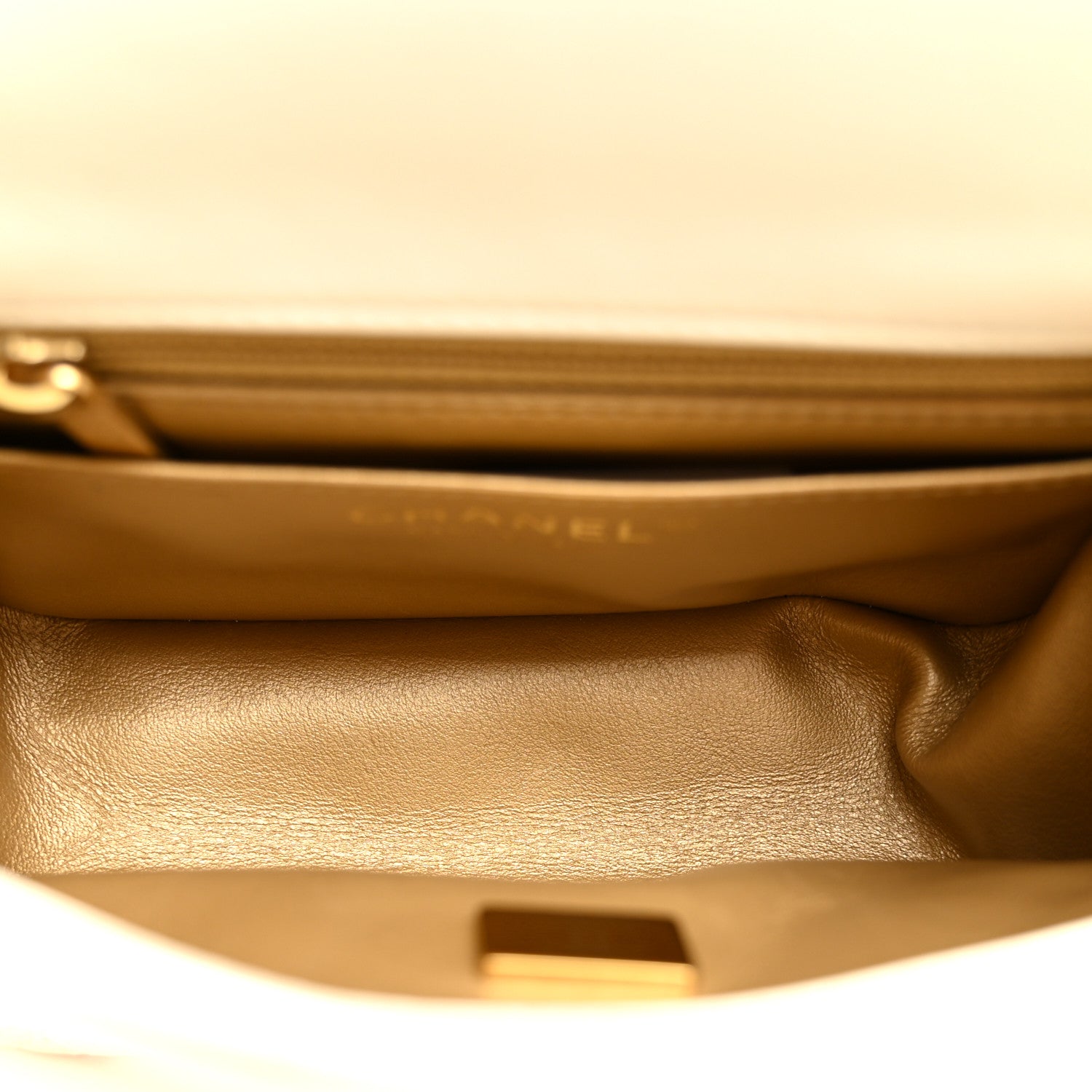 Lambskin Quilted Mini Pearl Crush Flap White — view 5